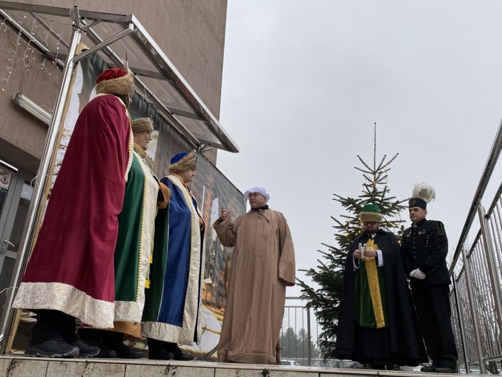 Zdjęcie w galerii na portalu naszwodzislaw.com: Orszak Trzech Króli powrócił do Rydułtów [FOTO] wiadomości z regionu