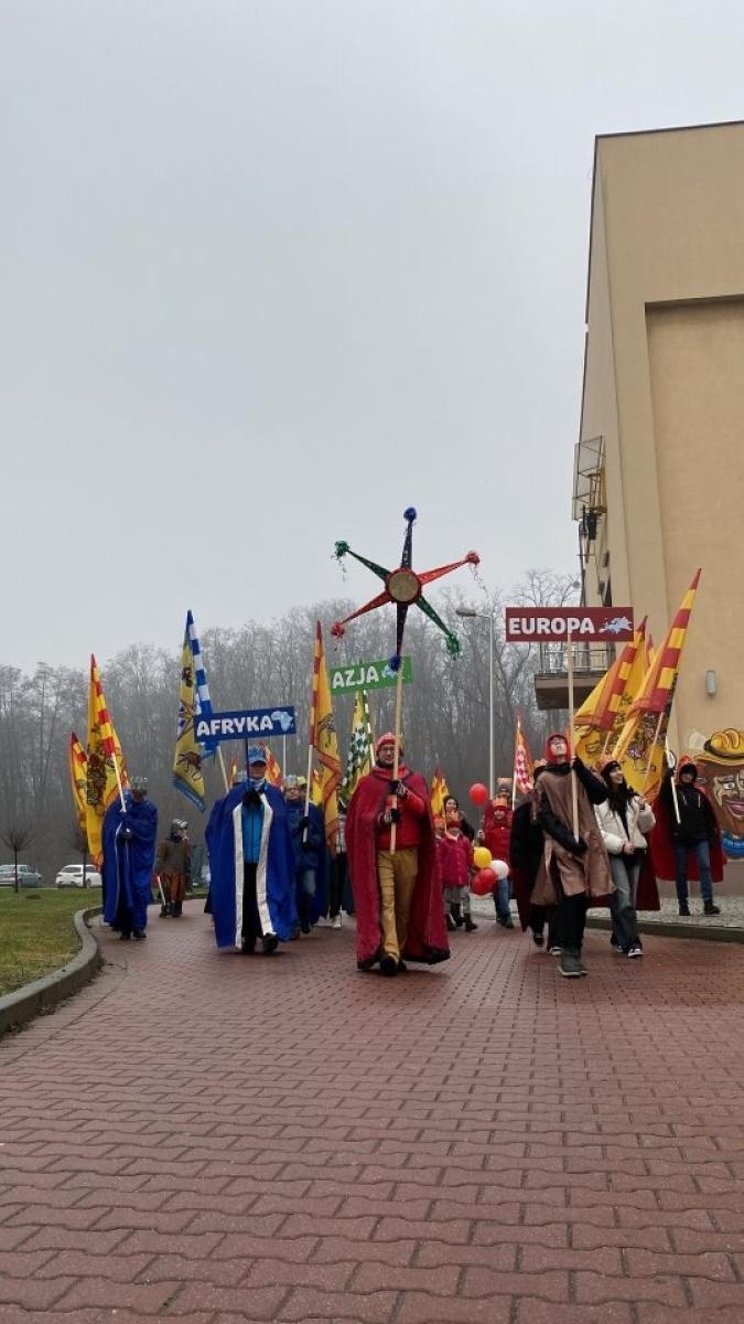 Zdjęcie w galerii na portalu naszwodzislaw.com: Orszak Trzech Króli powrócił do Rydułtów [FOTO] wiadomości z regionu