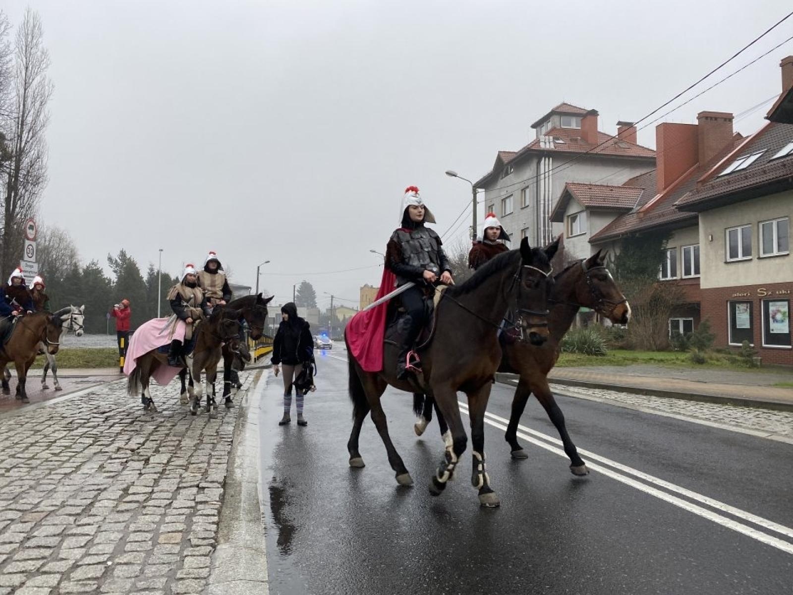 Zdjęcie w galerii na portalu naszwodzislaw.com: Orszak Trzech Króli powrócił do Rydułtów [FOTO] wiadomości z regionu
