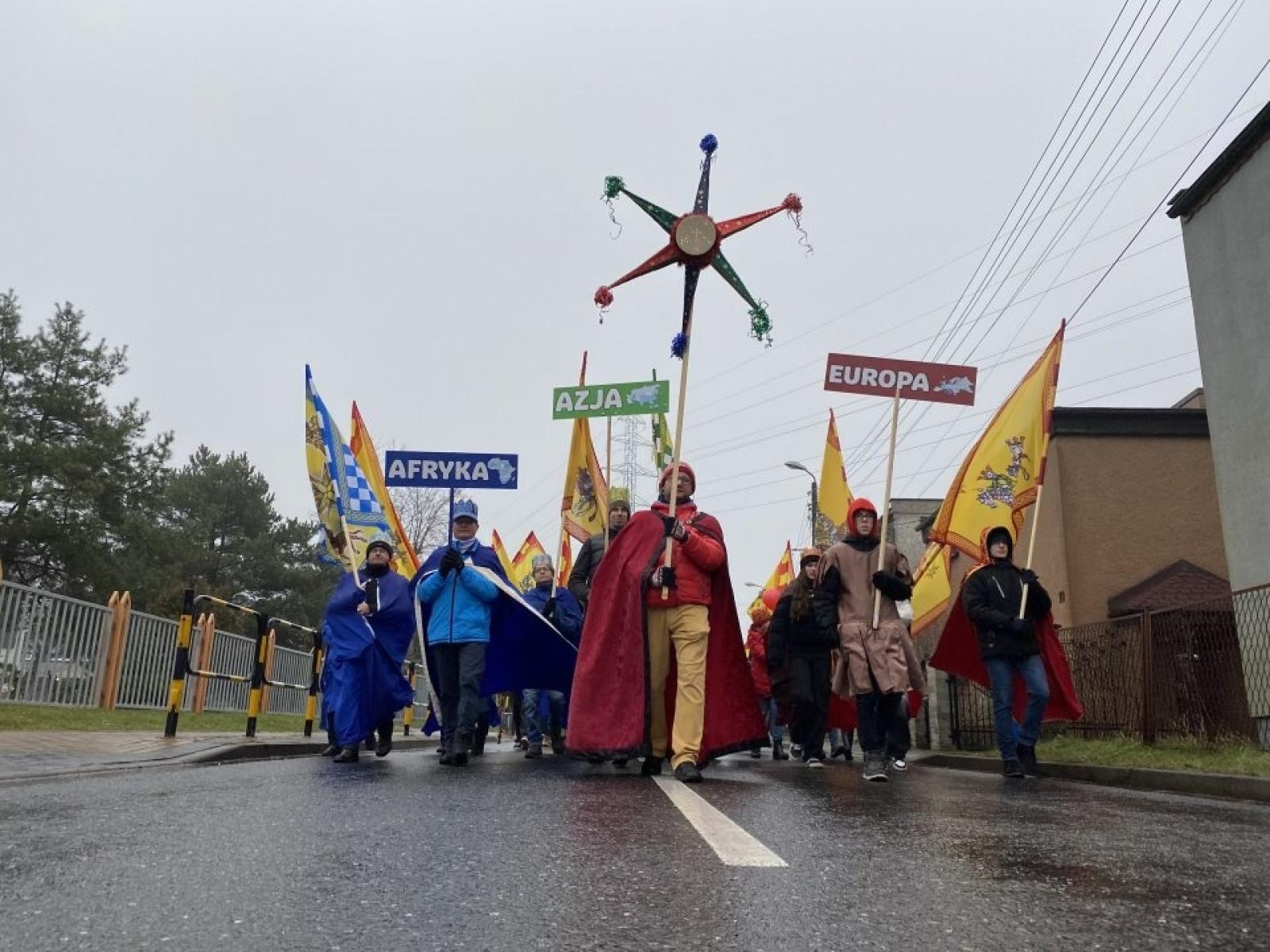 Zdjęcie w galerii na portalu naszwodzislaw.com: Orszak Trzech Króli powrócił do Rydułtów [FOTO] wiadomości z regionu