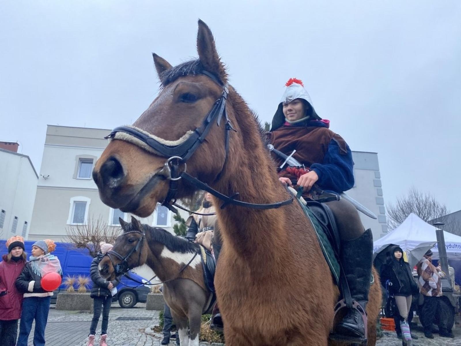 Zdjęcie w galerii na portalu naszwodzislaw.com: Orszak Trzech Króli powrócił do Rydułtów [FOTO] wiadomości z regionu