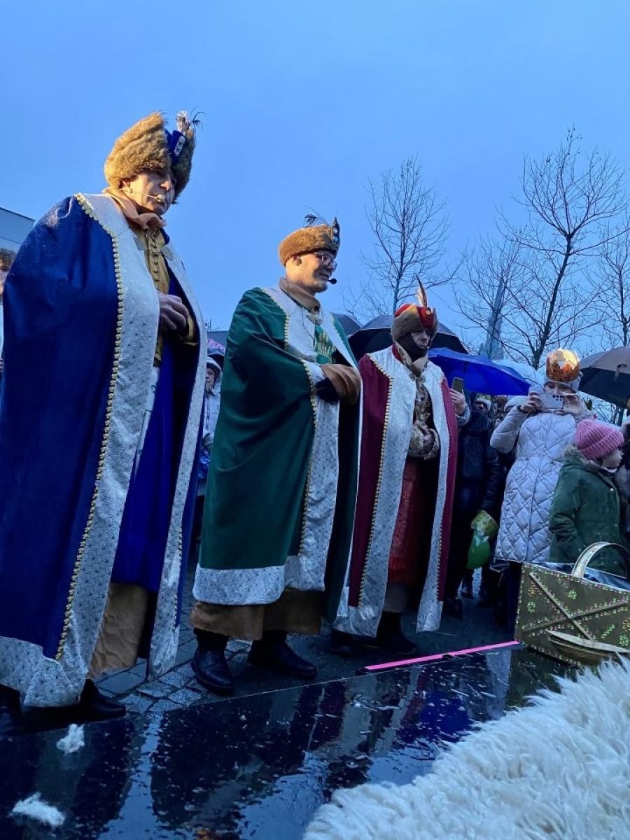 Zdjęcie w galerii na portalu naszwodzislaw.com: Orszak Trzech Króli powrócił do Rydułtów [FOTO] wiadomości z regionu