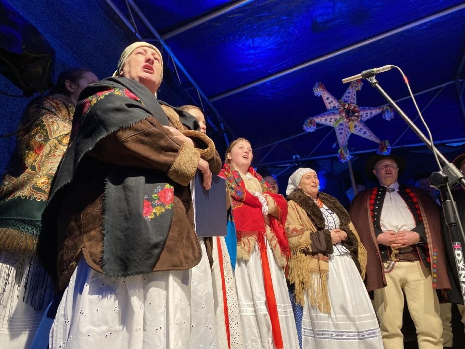 Zdjęcie w galerii na portalu naszwodzislaw.com: Orszak Trzech Króli powrócił do Rydułtów [FOTO] wiadomości z regionu