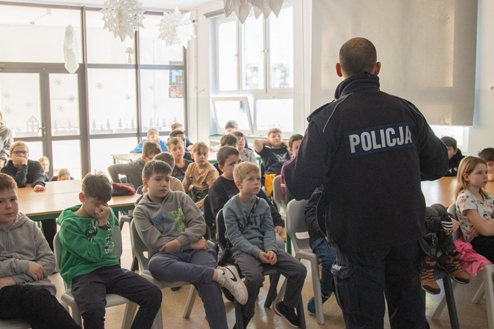 Zdjęcie w galerii na portalu naszwodzislaw.com: W Dziesiątce rozmawiali o przemocy rówieśniczej wiadomości z regionu