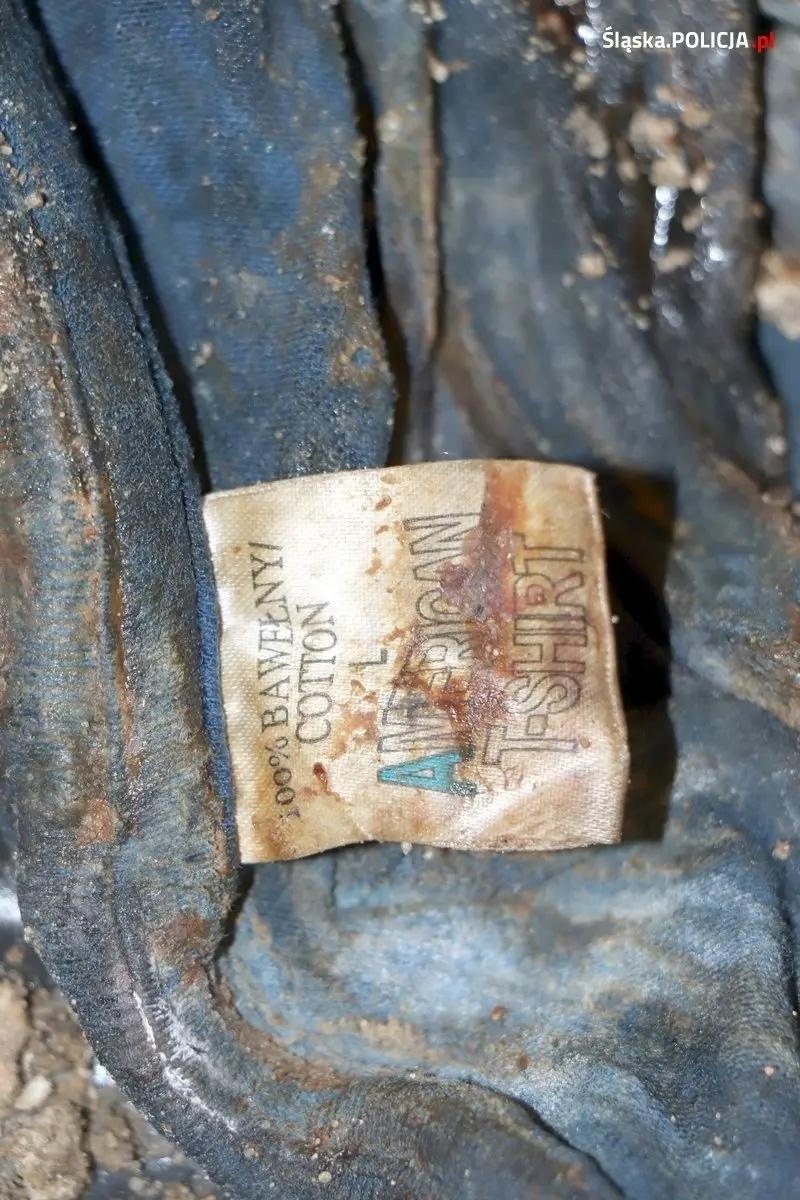 Zdjęcie w galerii na portalu naszwodzislaw.com: Śląska policja prosi o pomoc w identyfikacji mężczyzny [UWAGA DRASTYCZNE ZDJĘCIA] wiadomości z regionu