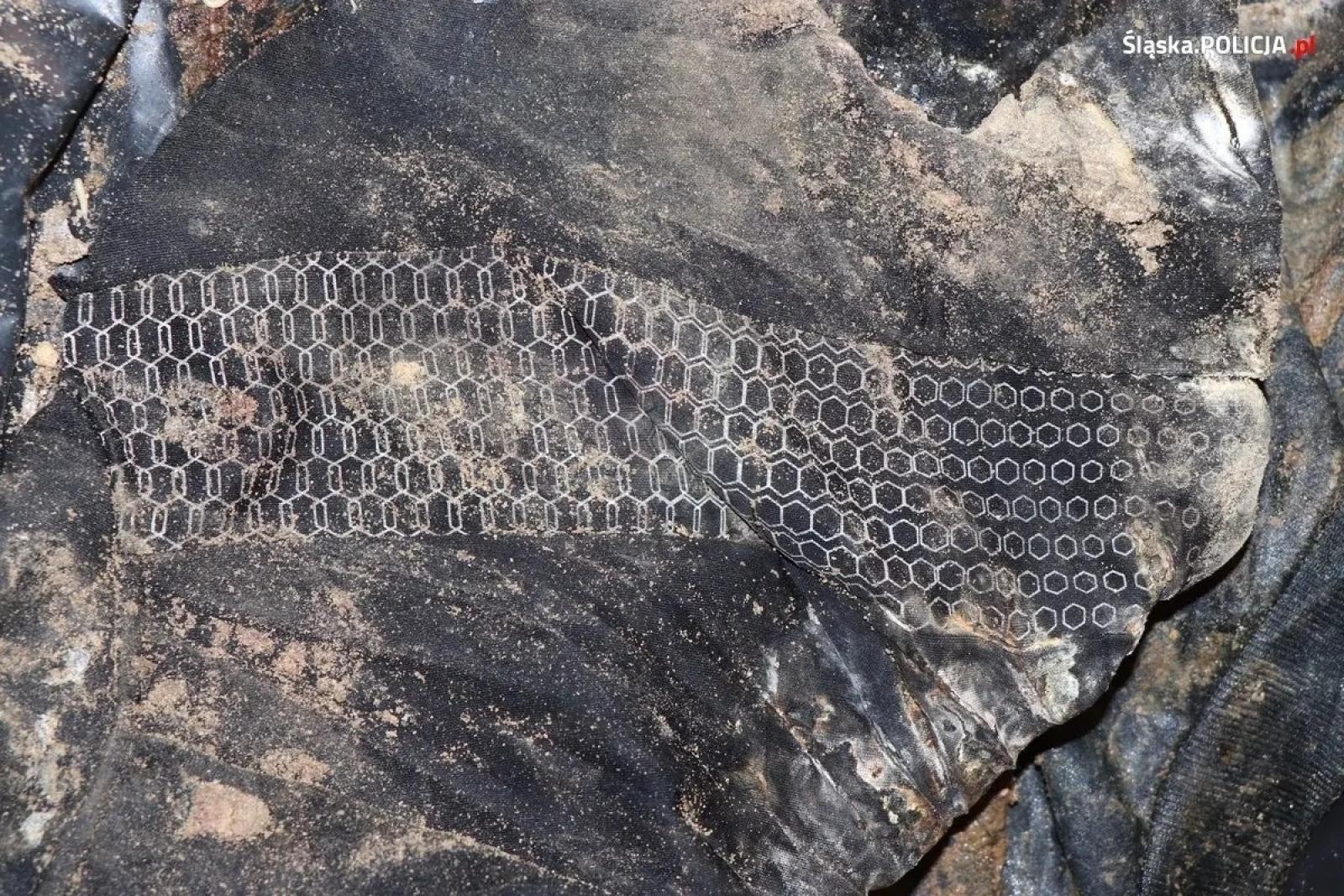 Zdjęcie w galerii na portalu naszwodzislaw.com: Śląska policja prosi o pomoc w identyfikacji mężczyzny [UWAGA DRASTYCZNE ZDJĘCIA] wiadomości z regionu