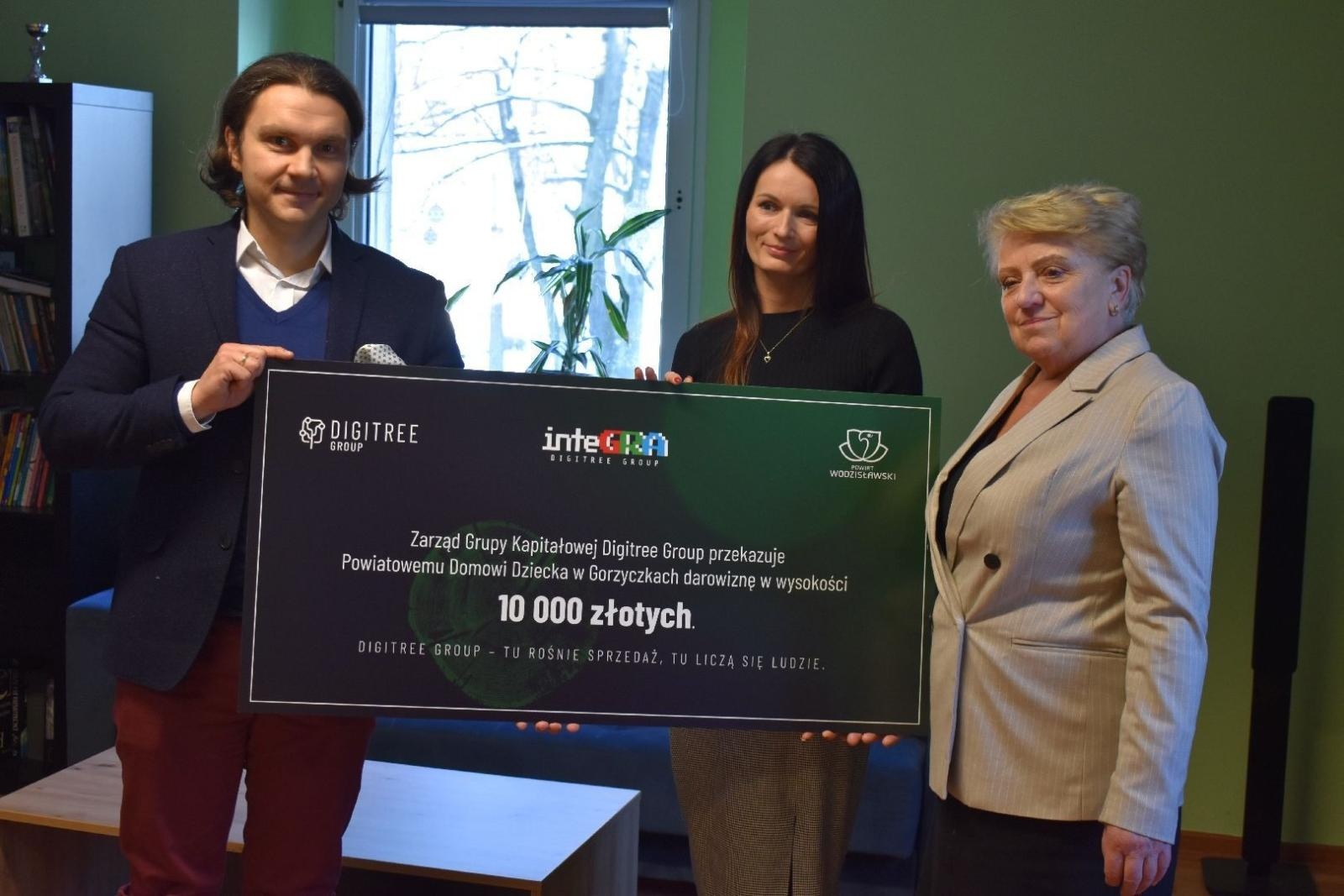 Zdjęcie w galerii na portalu naszwodzislaw.com: Dzięki zaangażowaniu swoich pracowników wspierają Powiatowy Dom Dziecka w Gorzyczkach wiadomości z regionu