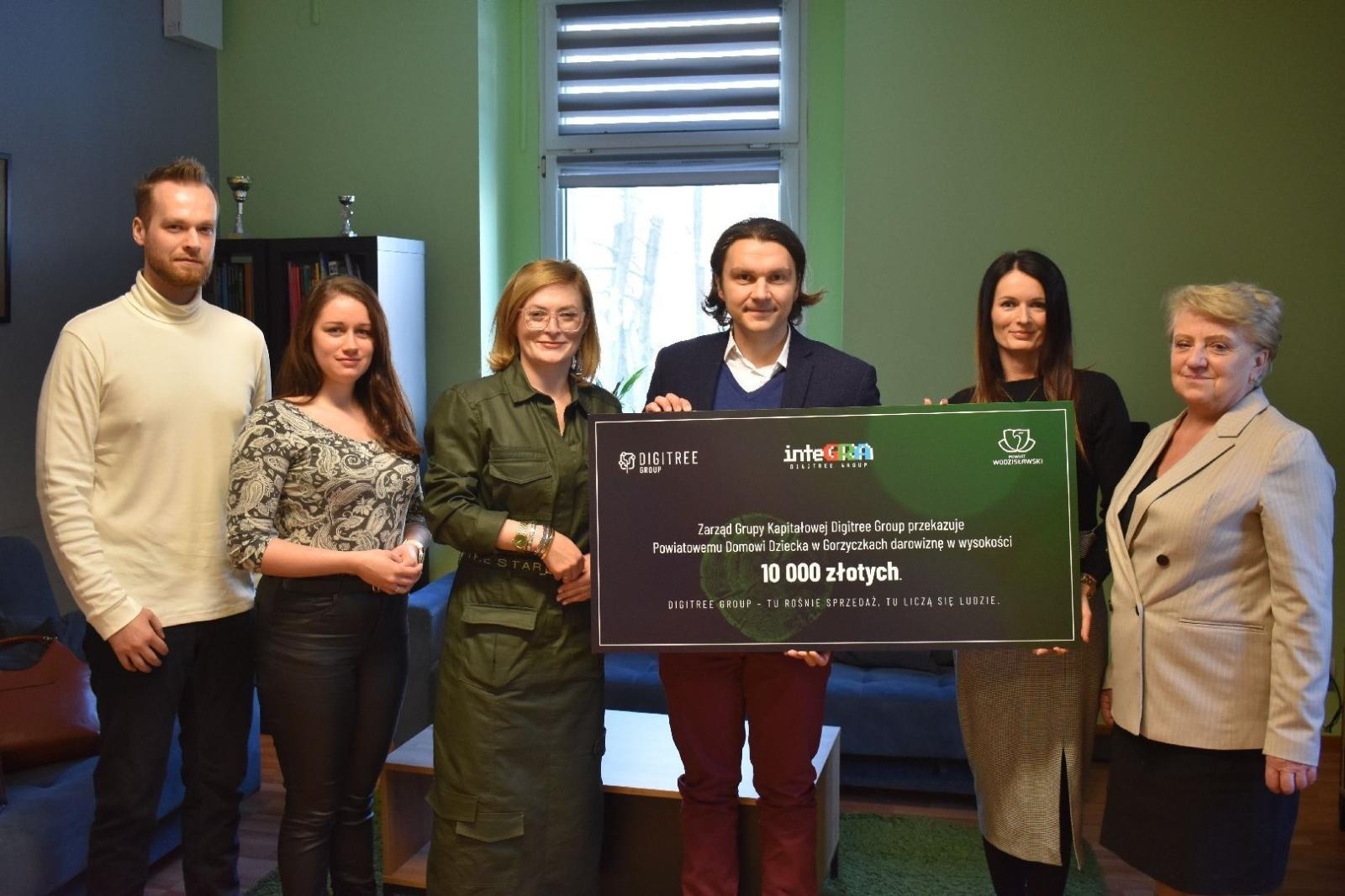 Zdjęcie w galerii na portalu naszwodzislaw.com: Dzięki zaangażowaniu swoich pracowników wspierają Powiatowy Dom Dziecka w Gorzyczkach wiadomości z regionu