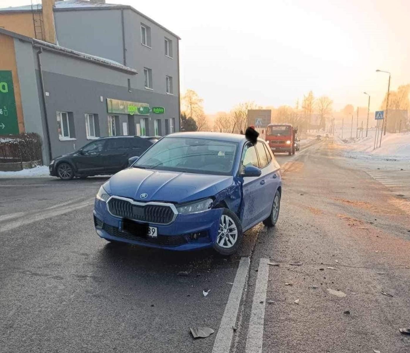 Zdjęcie w galerii na portalu naszwodzislaw.com: Obywatel Chin sprawcą kolizji w Połomi wiadomości z regionu