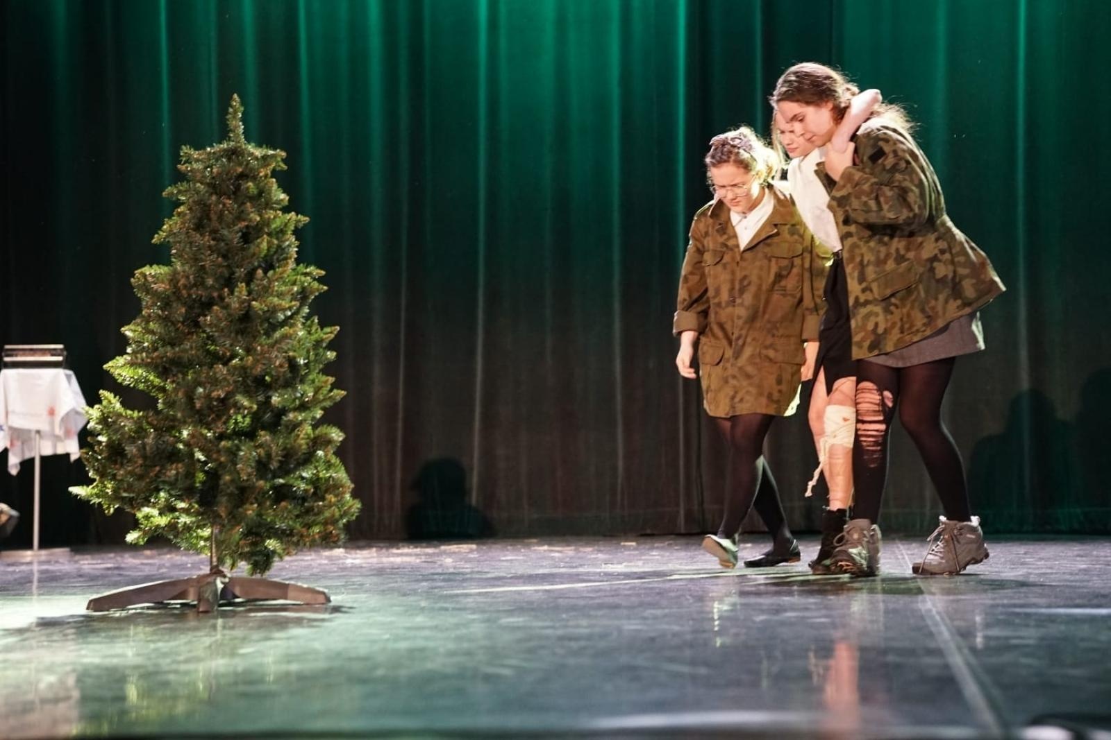 Zdjęcie w galerii na portalu naszwodzislaw.com: Miejski Festiwal Widowisk Jasełkowych. Znamy wyniki wiadomości z regionu