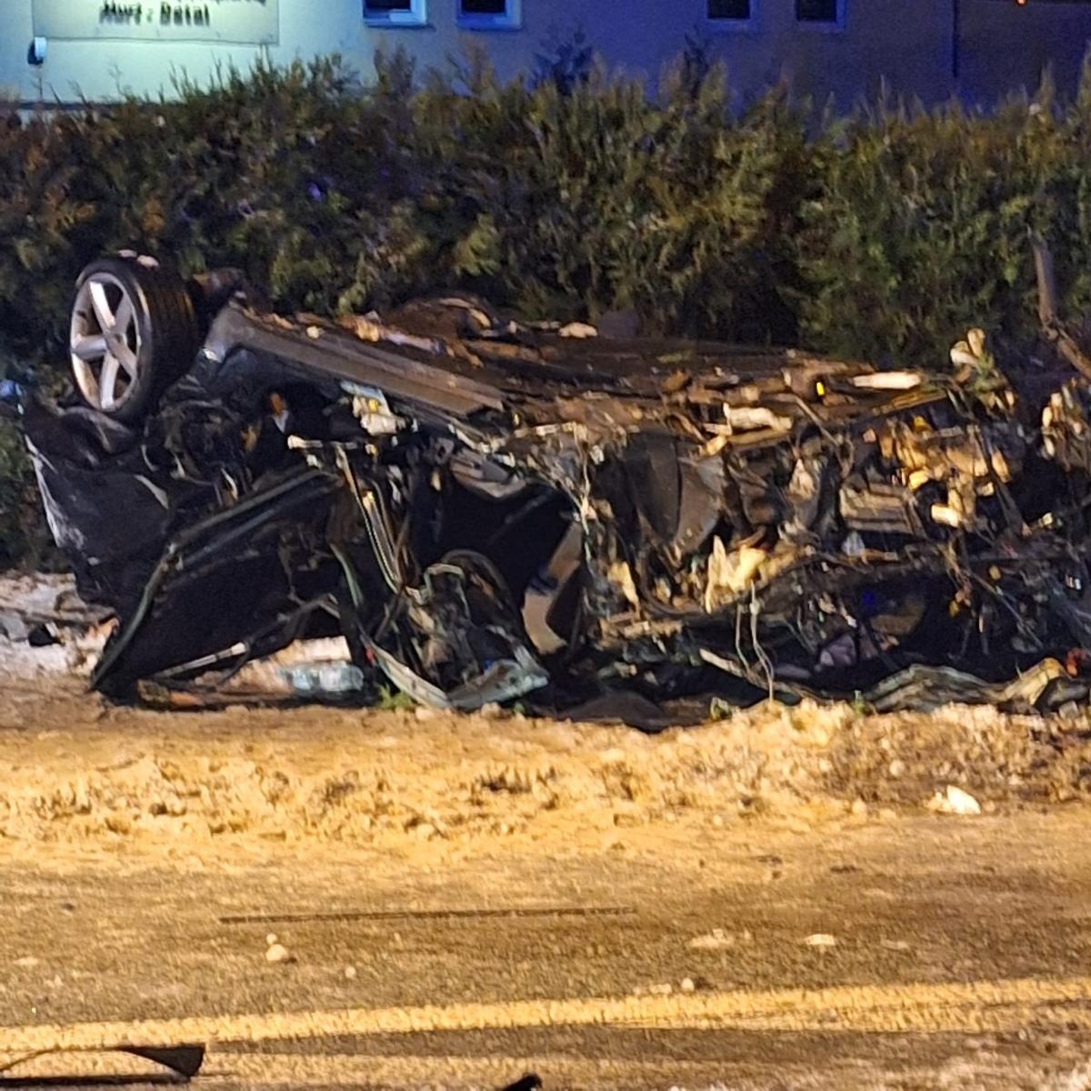 Zdjęcie w galerii na portalu naszwodzislaw.com: Tragiczny bilans wypadku w Zawadzie. Zginęły trzy osoby wiadomości z regionu