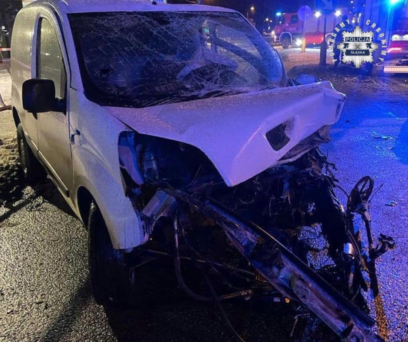 Zdjęcie w galerii na portalu naszwodzislaw.com: Tragiczny bilans wypadku w Zawadzie. Zginęły trzy osoby wiadomości z regionu