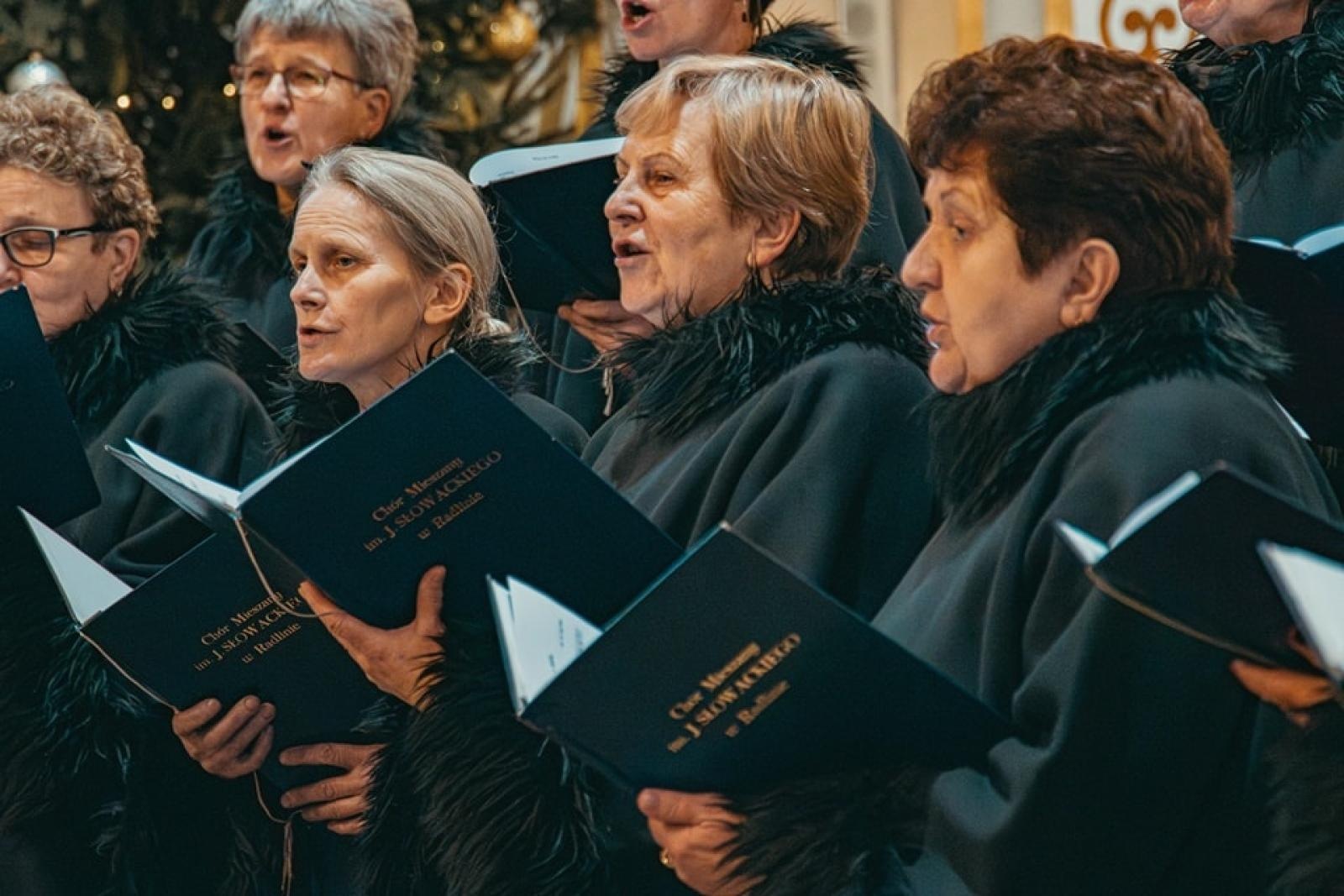 Zdjęcie w galerii na portalu naszwodzislaw.com: Wyśpiewali najpiękniejsze kolędy i pastorałki [FOTO] wiadomości z regionu