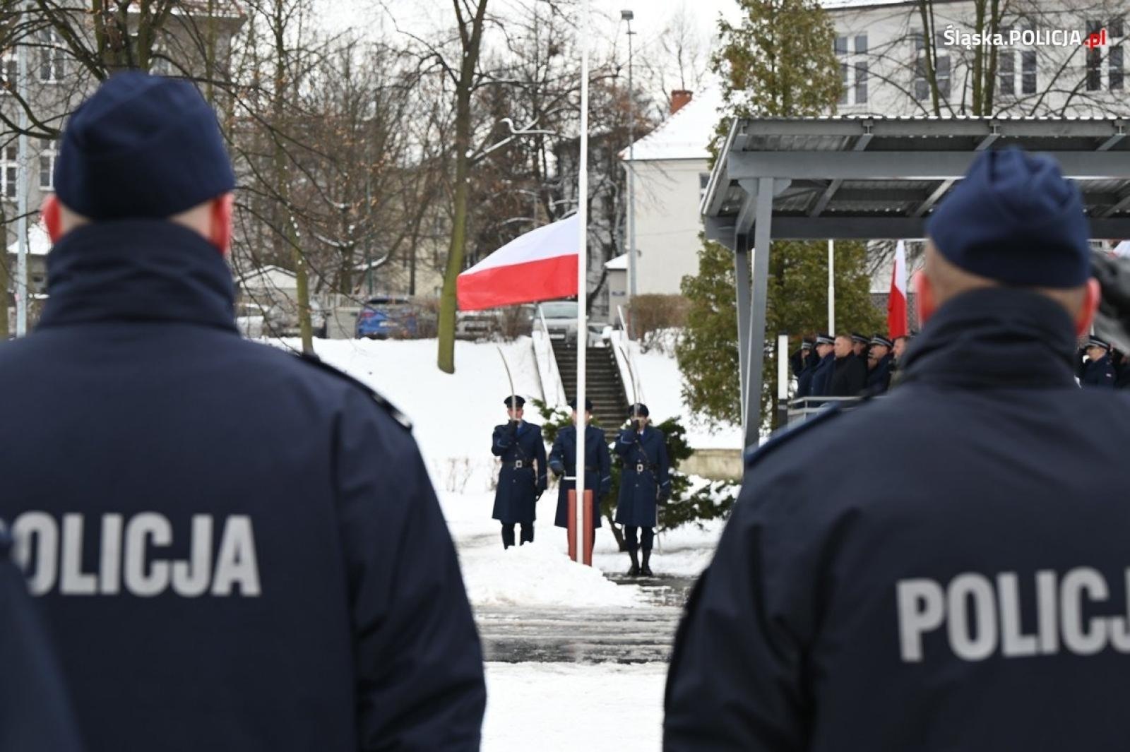 Zdjęcie w galerii na portalu naszwodzislaw.com: Nowi śląscy policjanci złożyli ślubowanie [FOTO i WIDEO] wiadomości z regionu