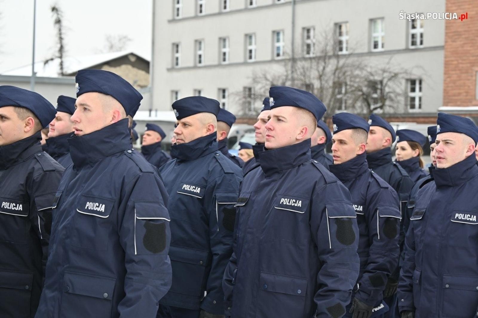 Zdjęcie w galerii na portalu naszwodzislaw.com: Nowi śląscy policjanci złożyli ślubowanie [FOTO i WIDEO] wiadomości z regionu