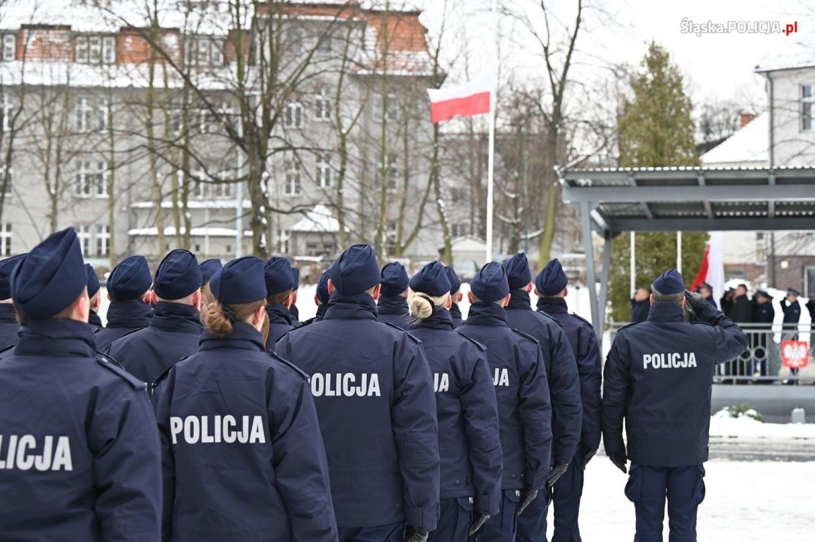 Zdjęcie w galerii na portalu naszwodzislaw.com: Nowi śląscy policjanci złożyli ślubowanie [FOTO i WIDEO] wiadomości z regionu