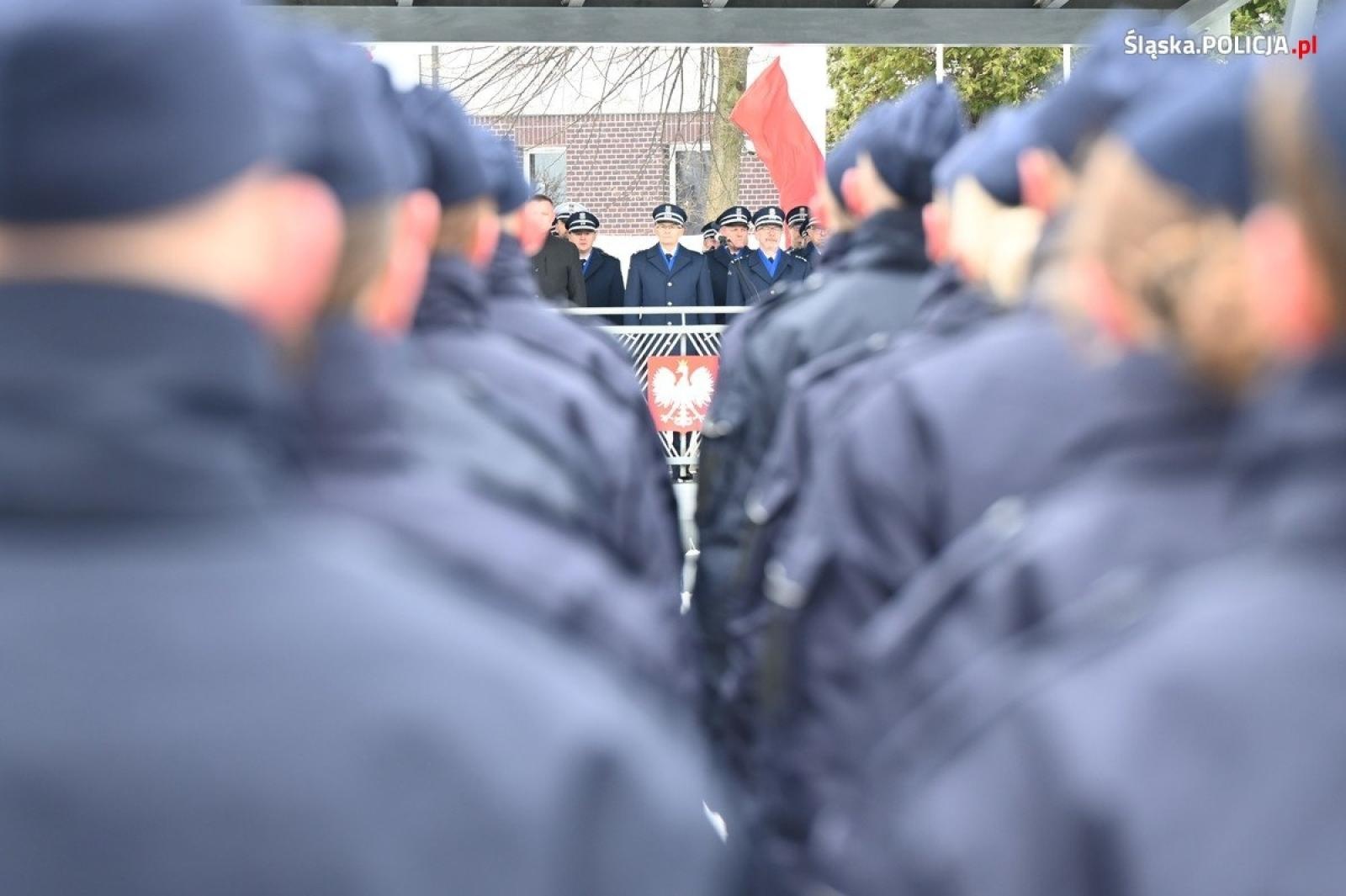 Zdjęcie w galerii na portalu naszwodzislaw.com: Nowi śląscy policjanci złożyli ślubowanie [FOTO i WIDEO] wiadomości z regionu