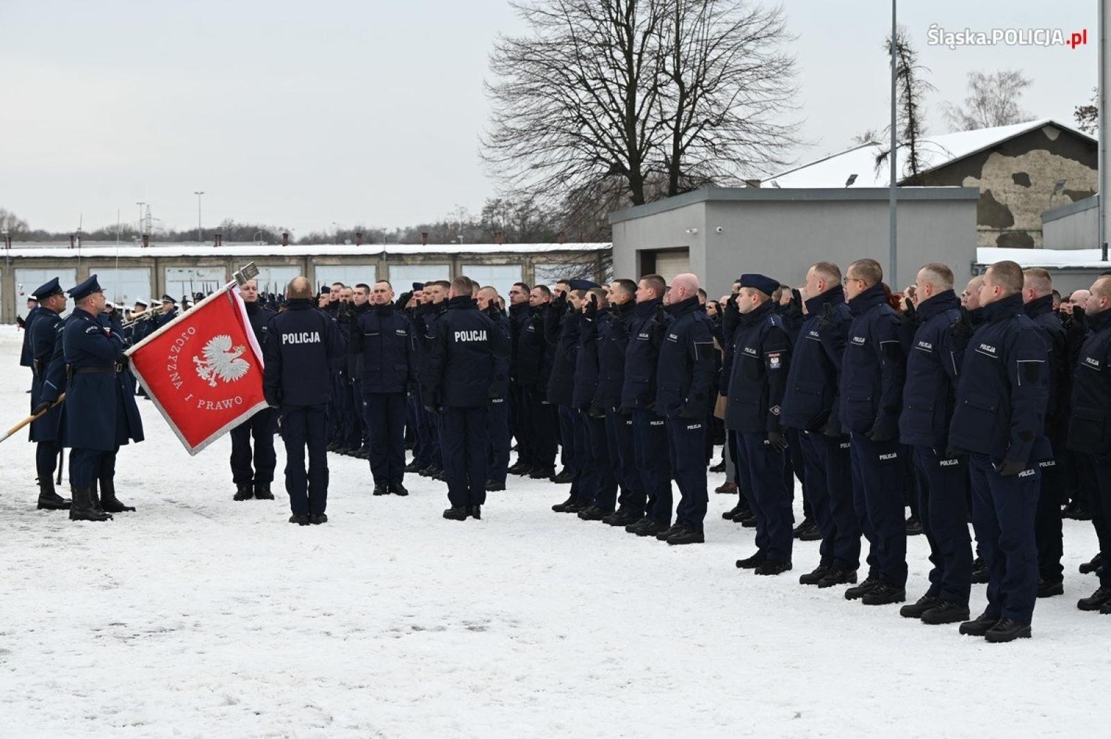 Zdjęcie w galerii na portalu naszwodzislaw.com: Nowi śląscy policjanci złożyli ślubowanie [FOTO i WIDEO] wiadomości z regionu