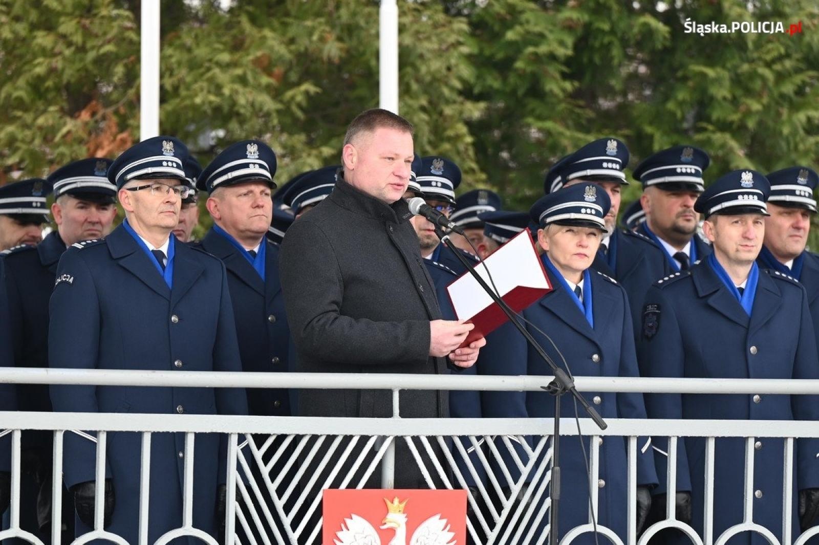 Zdjęcie w galerii na portalu naszwodzislaw.com: Nowi śląscy policjanci złożyli ślubowanie [FOTO i WIDEO] wiadomości z regionu