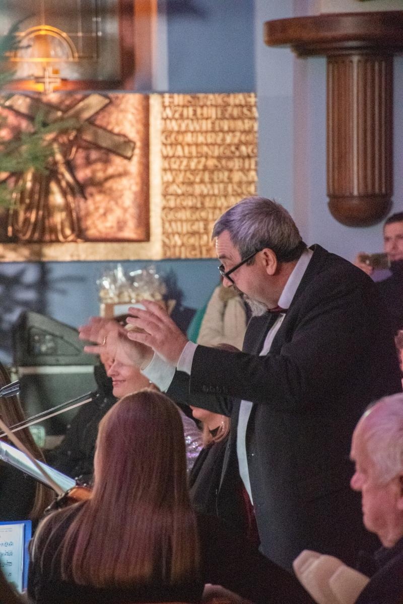 Zdjęcie w galerii na portalu naszwodzislaw.com: Koncert kolęd z owacjami na stojąco [FOTO i WIDEO] wiadomości z regionu