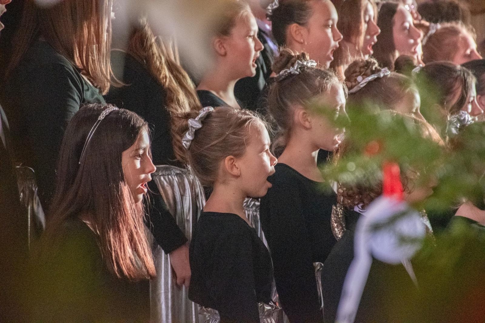 Zdjęcie w galerii na portalu naszwodzislaw.com: Koncert kolęd z owacjami na stojąco [FOTO i WIDEO] wiadomości z regionu