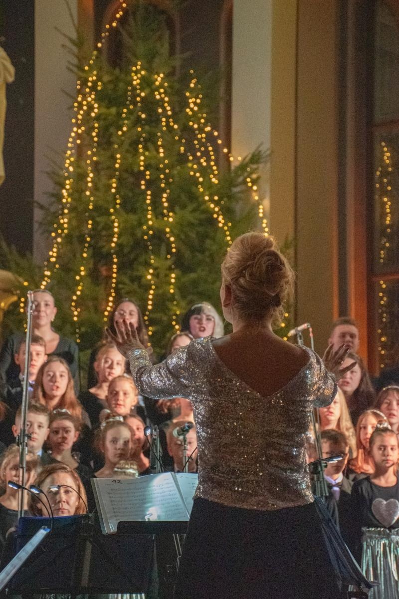 Zdjęcie w galerii na portalu naszwodzislaw.com: Koncert kolęd z owacjami na stojąco [FOTO i WIDEO] wiadomości z regionu