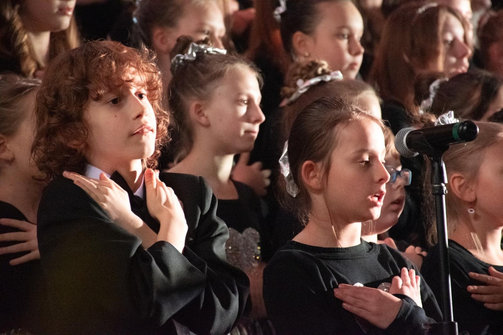 Zdjęcie w galerii na portalu naszwodzislaw.com: Koncert kolęd z owacjami na stojąco [FOTO i WIDEO] wiadomości z regionu