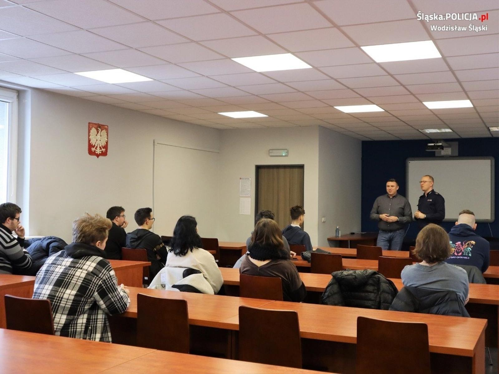 Zdjęcie w galerii na portalu naszwodzislaw.com: Kolejne spotkanie w ramach współpracy policji i Urzędu Pracy wiadomości z regionu