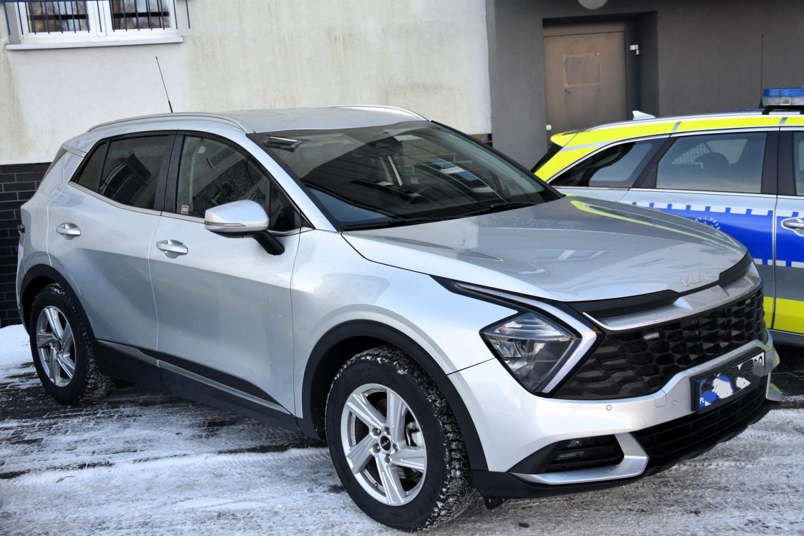 Zdjęcie w galerii na portalu naszwodzislaw.com: Wodzisławska policja ma trzy nowe wozy wiadomości z regionu