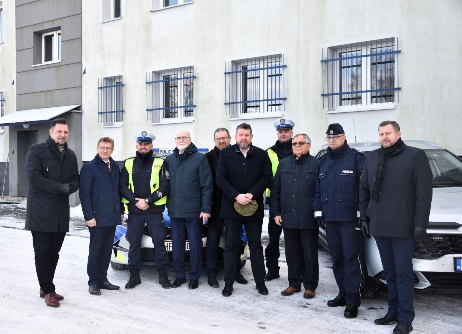 Zdjęcie w galerii na portalu naszwodzislaw.com: Wodzisławska policja ma trzy nowe wozy wiadomości z regionu