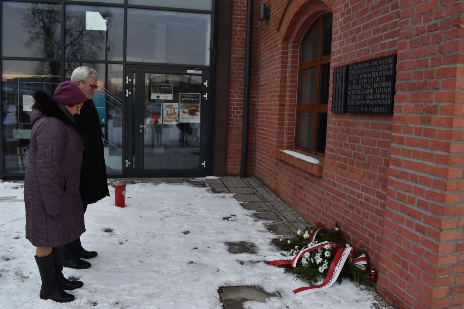 Zdjęcie w galerii na portalu naszwodzislaw.com: Władze powiatu pamiętają o Marszu Śmierci wiadomości z regionu