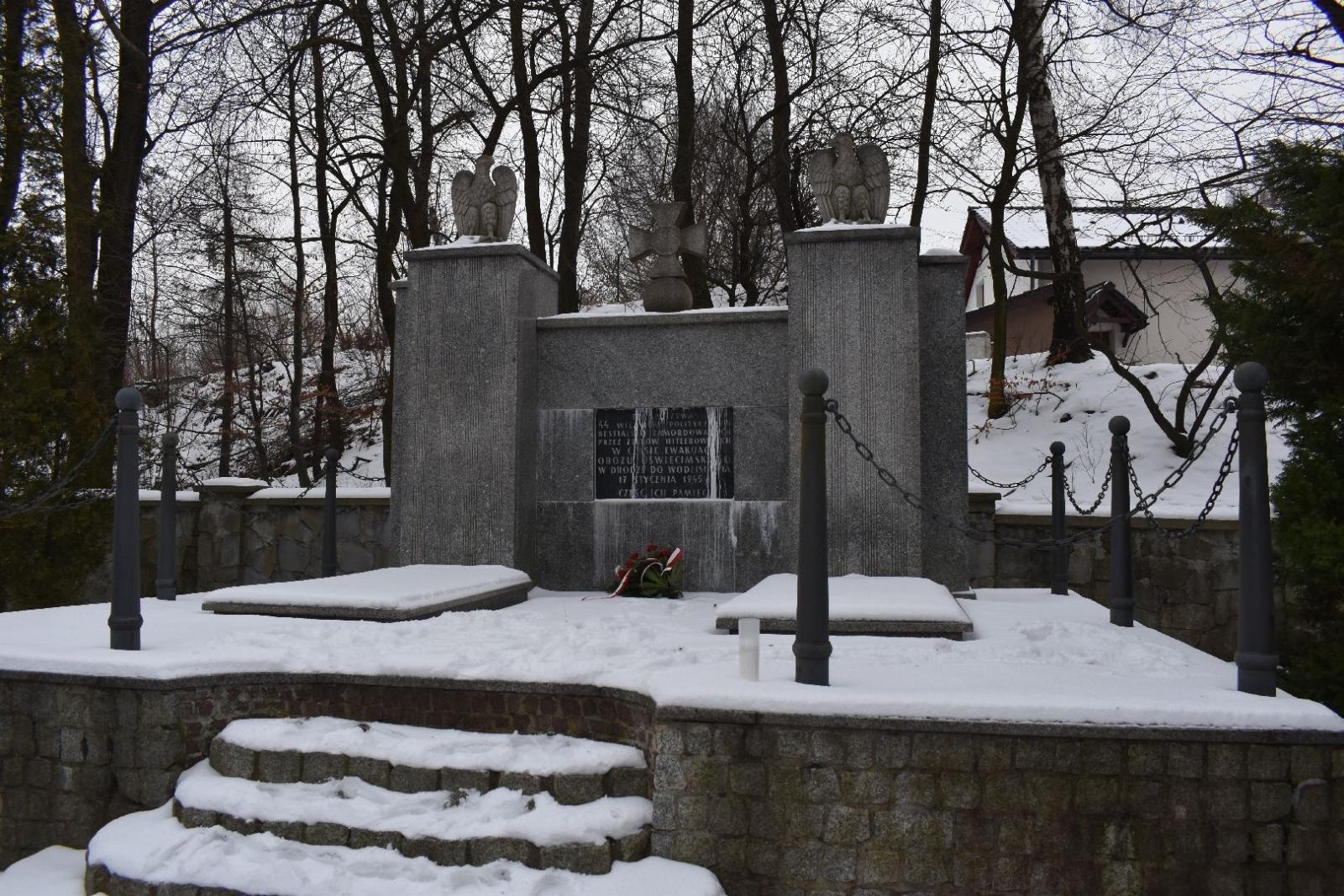 Zdjęcie w galerii na portalu naszwodzislaw.com: Władze powiatu pamiętają o Marszu Śmierci wiadomości z regionu