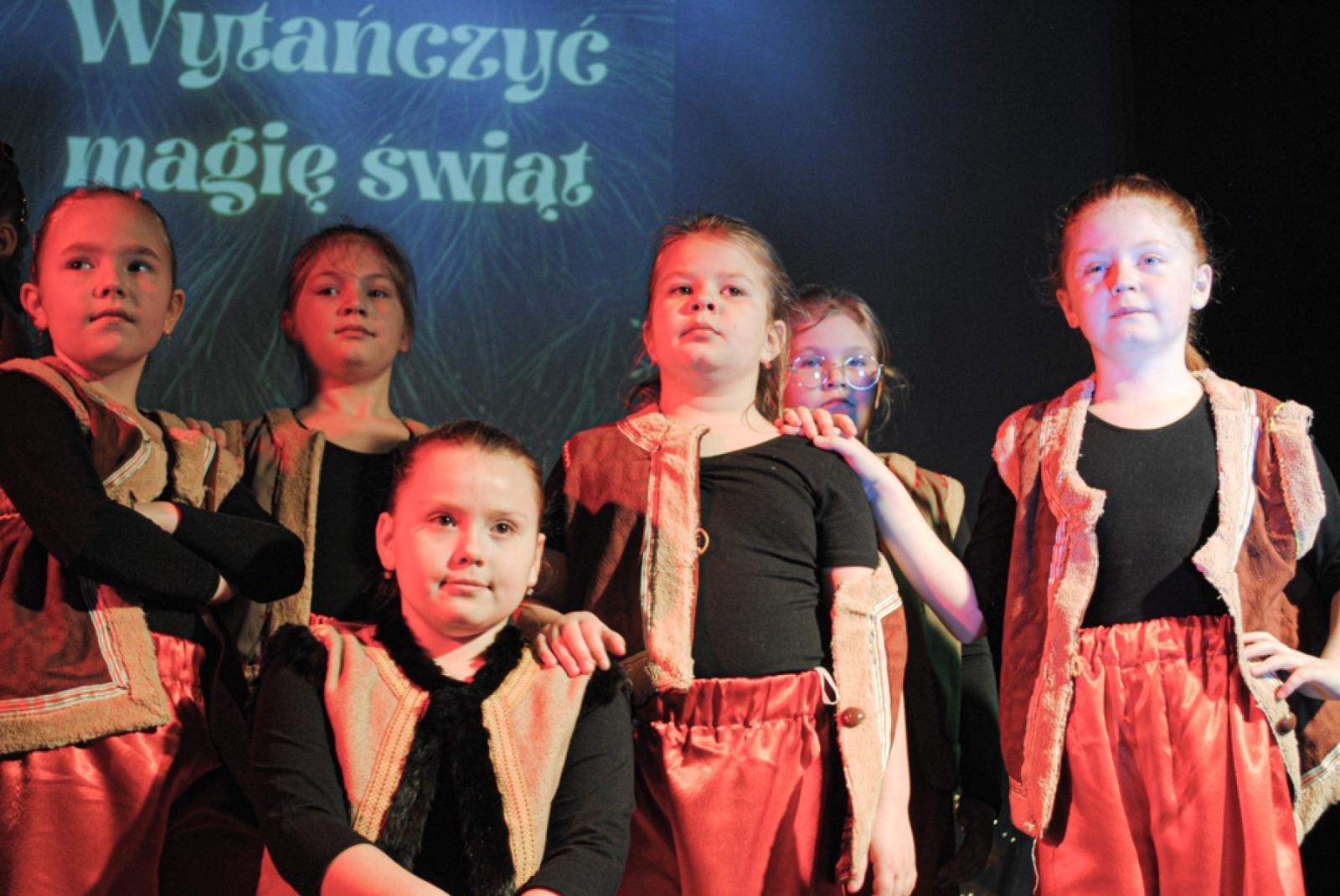 Zdjęcie w galerii na portalu naszwodzislaw.com: Magiczny koncert charytatywny w Gołkowicach. Dzieci wystąpiły dla potrzebującej rodziny [FOTO] wiadomości z regionu