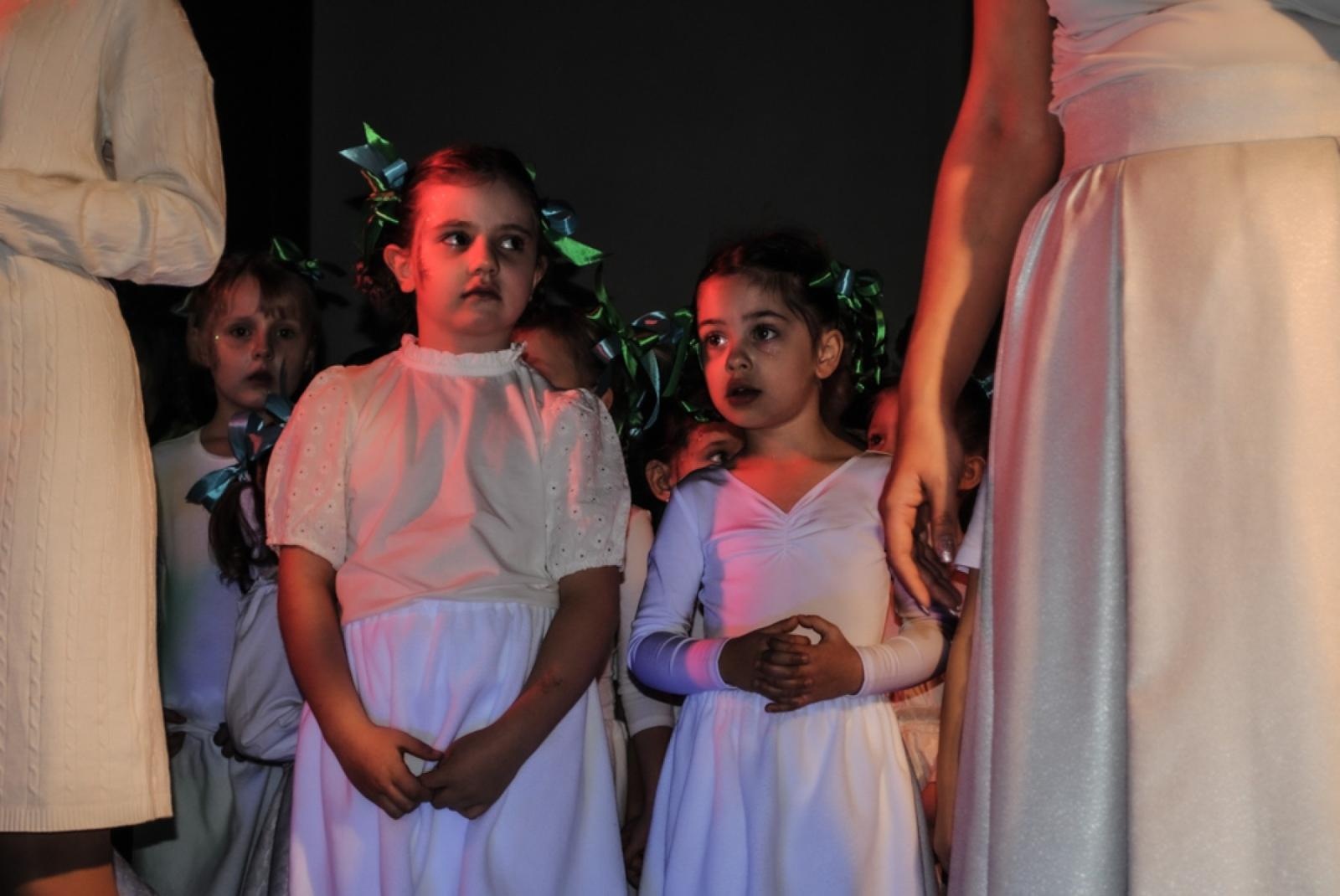 Zdjęcie w galerii na portalu naszwodzislaw.com: Magiczny koncert charytatywny w Gołkowicach. Dzieci wystąpiły dla potrzebującej rodziny [FOTO] wiadomości z regionu