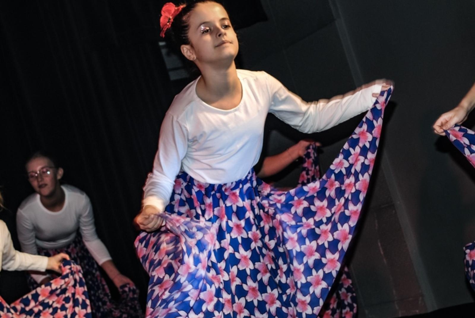 Zdjęcie w galerii na portalu naszwodzislaw.com: Magiczny koncert charytatywny w Gołkowicach. Dzieci wystąpiły dla potrzebującej rodziny [FOTO] wiadomości z regionu