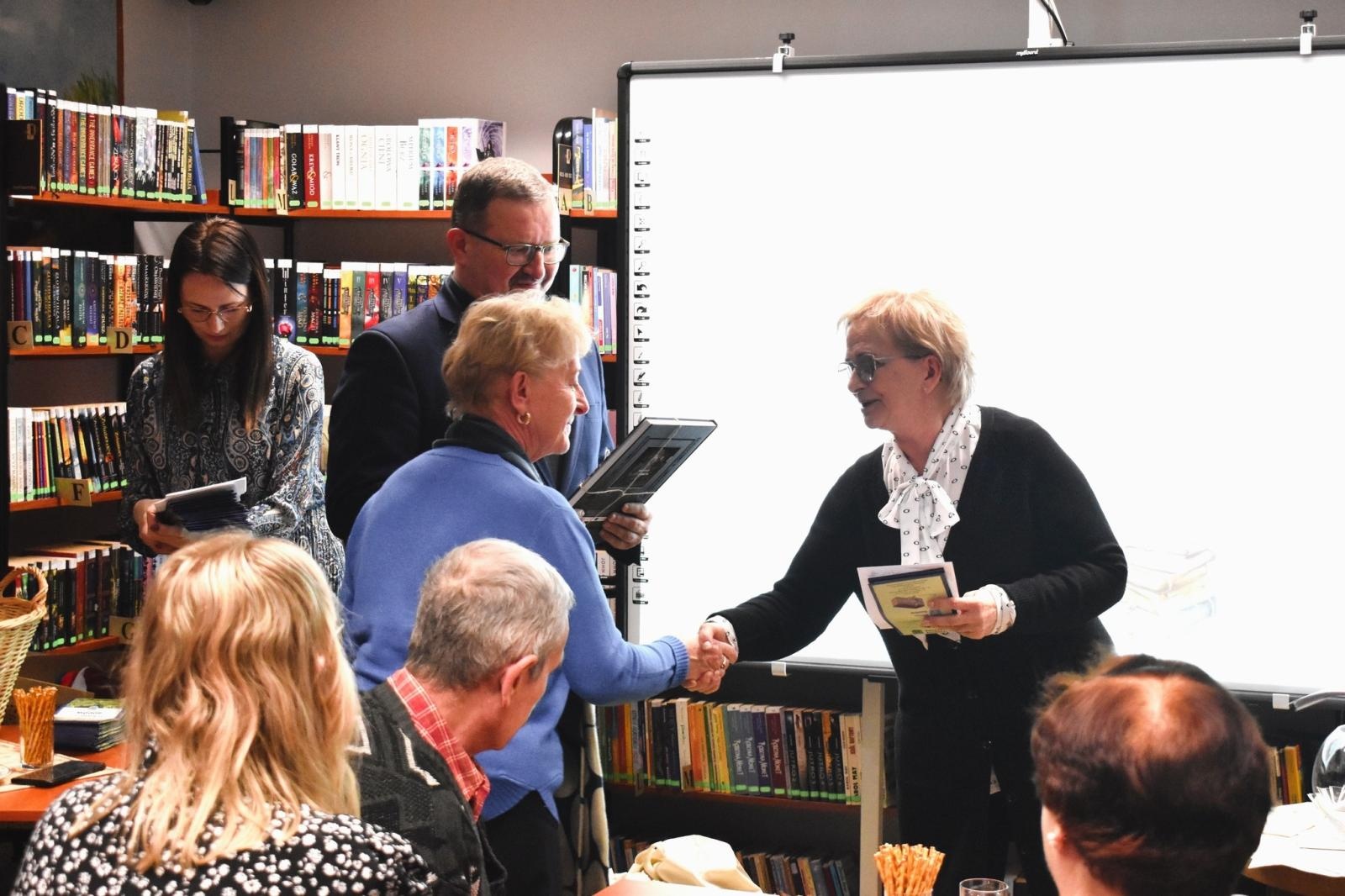 Zdjęcie w galerii na portalu naszwodzislaw.com: W czytaniu siła! Rekordzista z Gminy Godów przeczytał ponad 250 książek w ciągu roku wiadomości z regionu