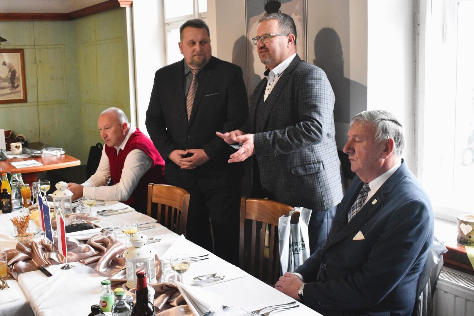 Zdjęcie w galerii na portalu naszwodzislaw.com: Szykuje sie kolejny rok ciekawej współpracy Godowa i Petrovic wiadomości z regionu