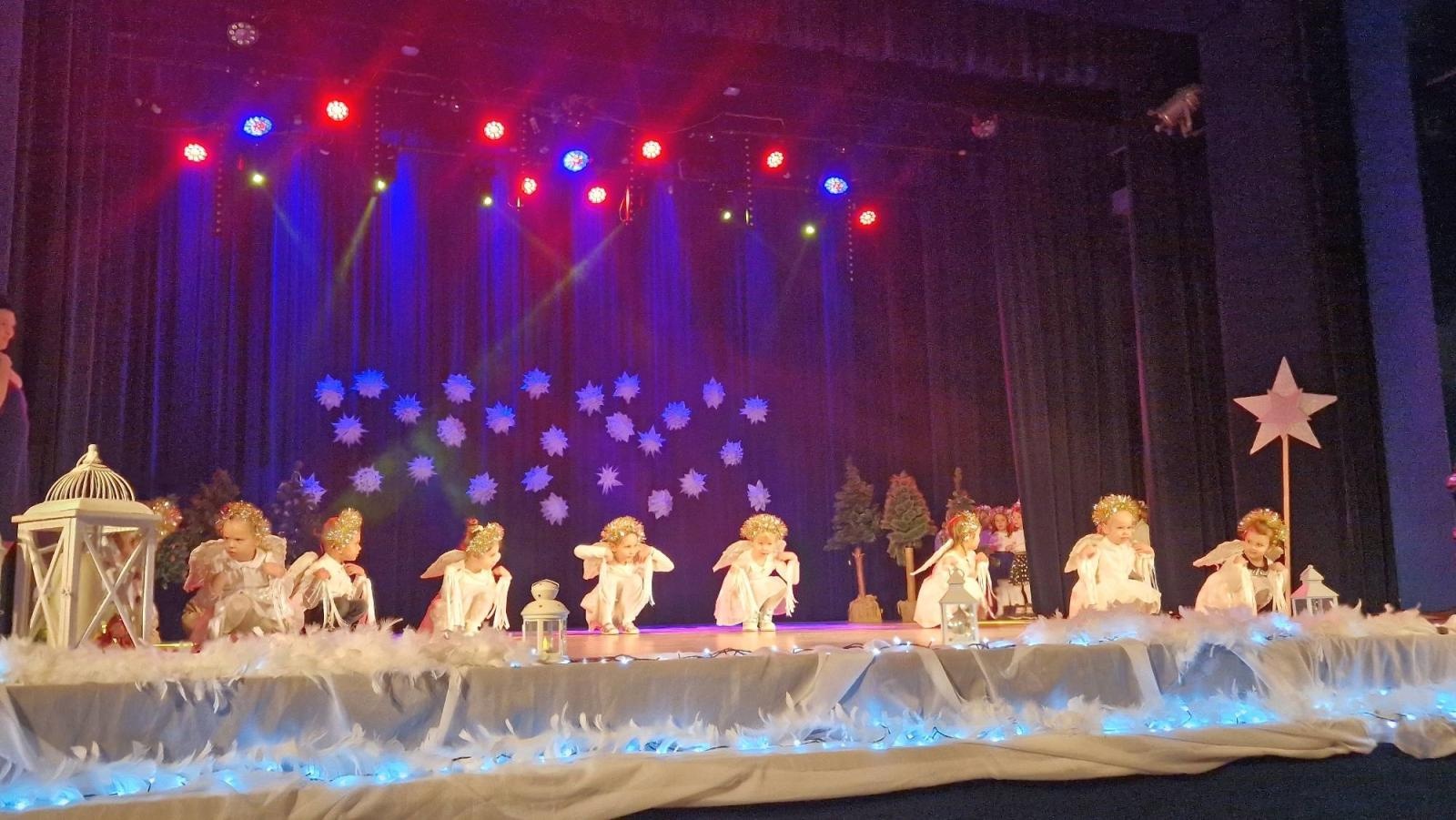 Zdjęcie w galerii na portalu naszwodzislaw.com: Pszowskie przedszkolaki w świątecznym klimacie wiadomości z regionu