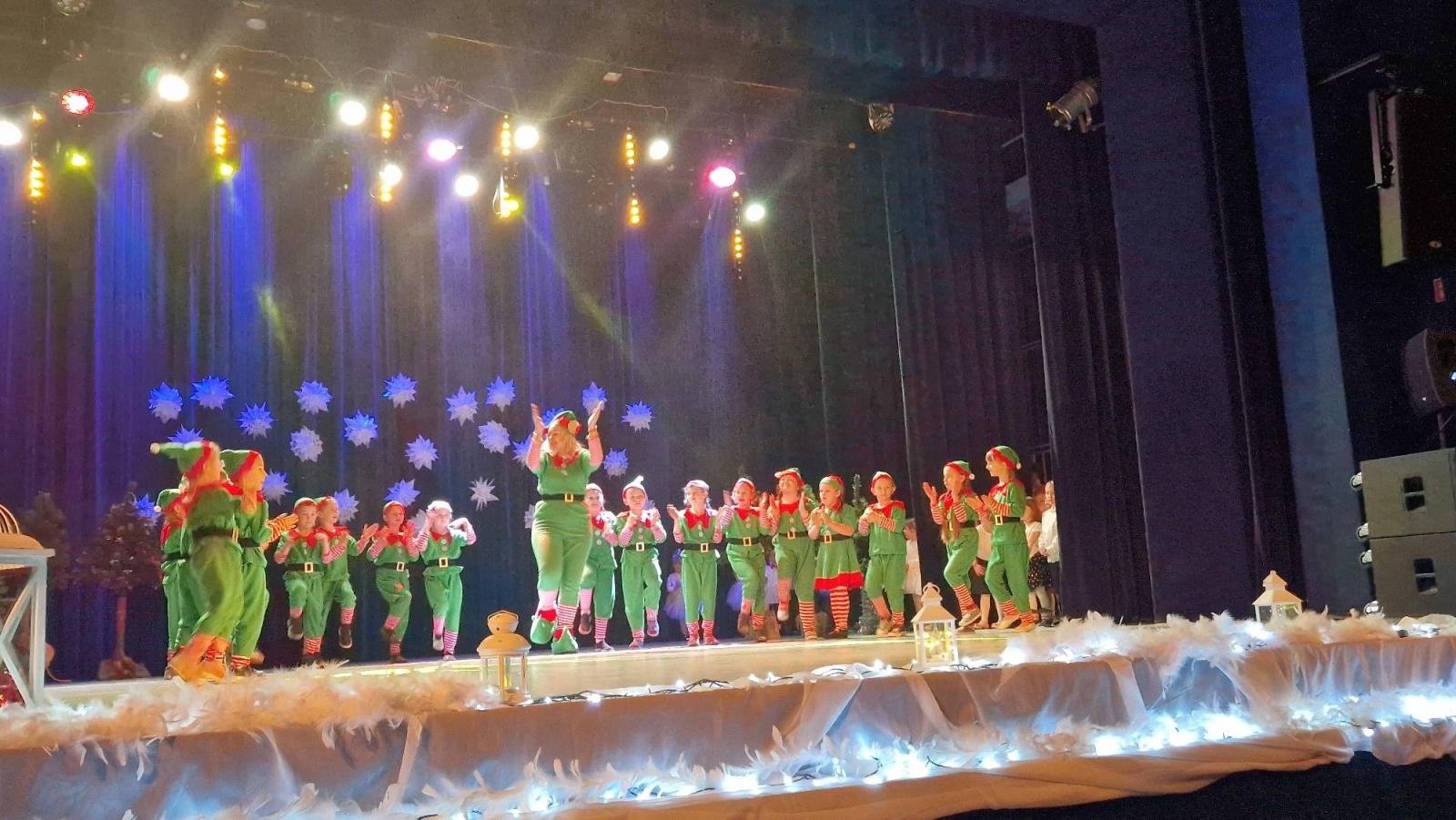 Zdjęcie w galerii na portalu naszwodzislaw.com: Pszowskie przedszkolaki w świątecznym klimacie wiadomości z regionu