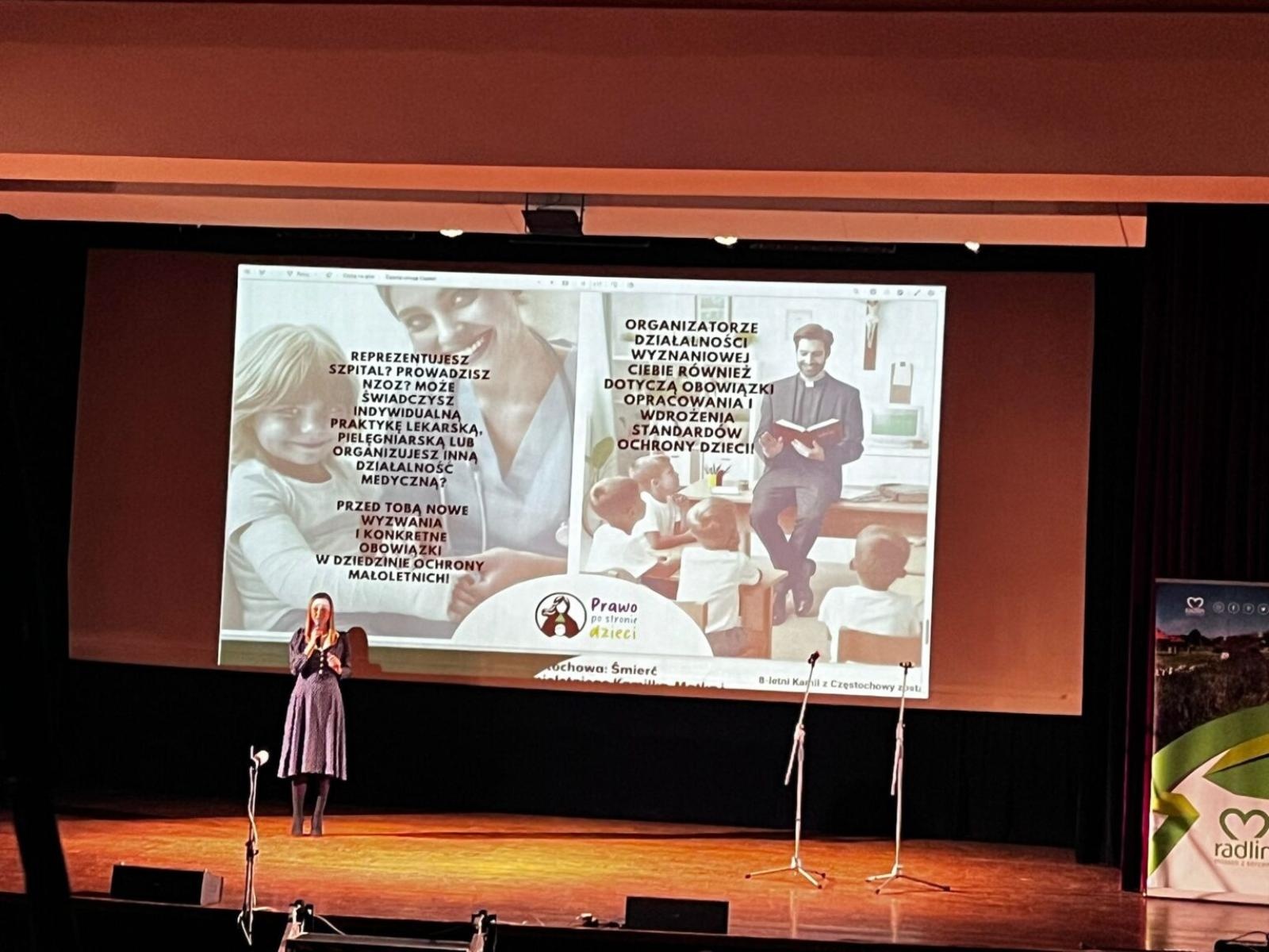 Zdjęcie w galerii na portalu naszwodzislaw.com: Konferencja ChrońMY Dzieci w Radlinie. Nowe standardy ochrony małoletnich [FOTO i WIDEO] wiadomości z regionu