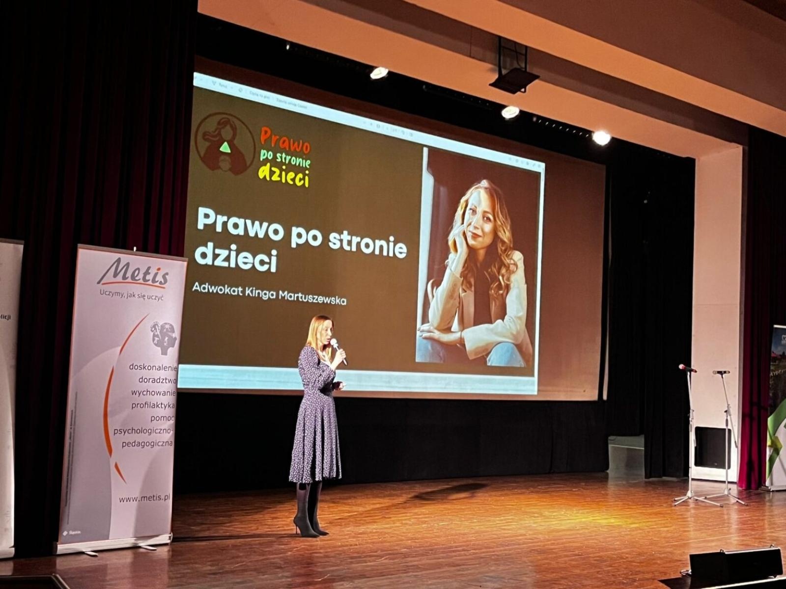 Zdjęcie w galerii na portalu naszwodzislaw.com: Konferencja ChrońMY Dzieci w Radlinie. Nowe standardy ochrony małoletnich [FOTO i WIDEO] wiadomości z regionu