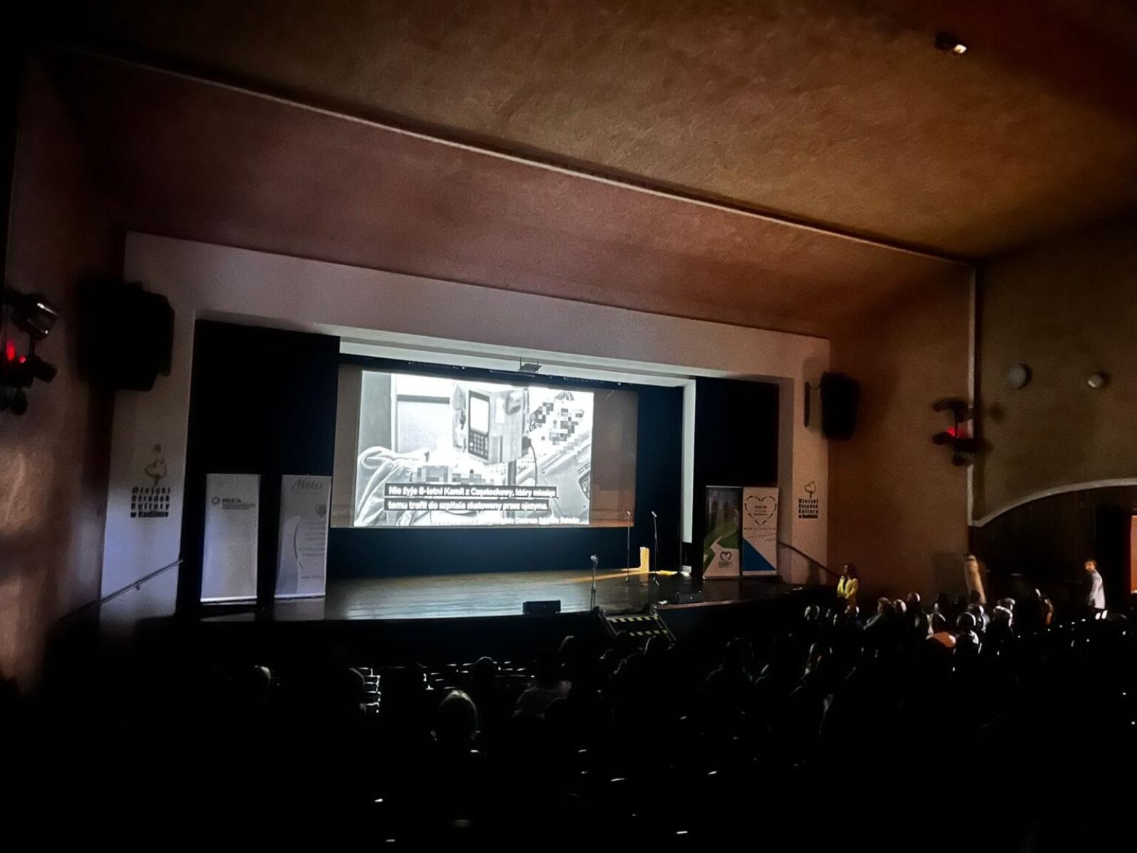 Zdjęcie w galerii na portalu naszwodzislaw.com: Konferencja ChrońMY Dzieci w Radlinie. Nowe standardy ochrony małoletnich [FOTO i WIDEO] wiadomości z regionu