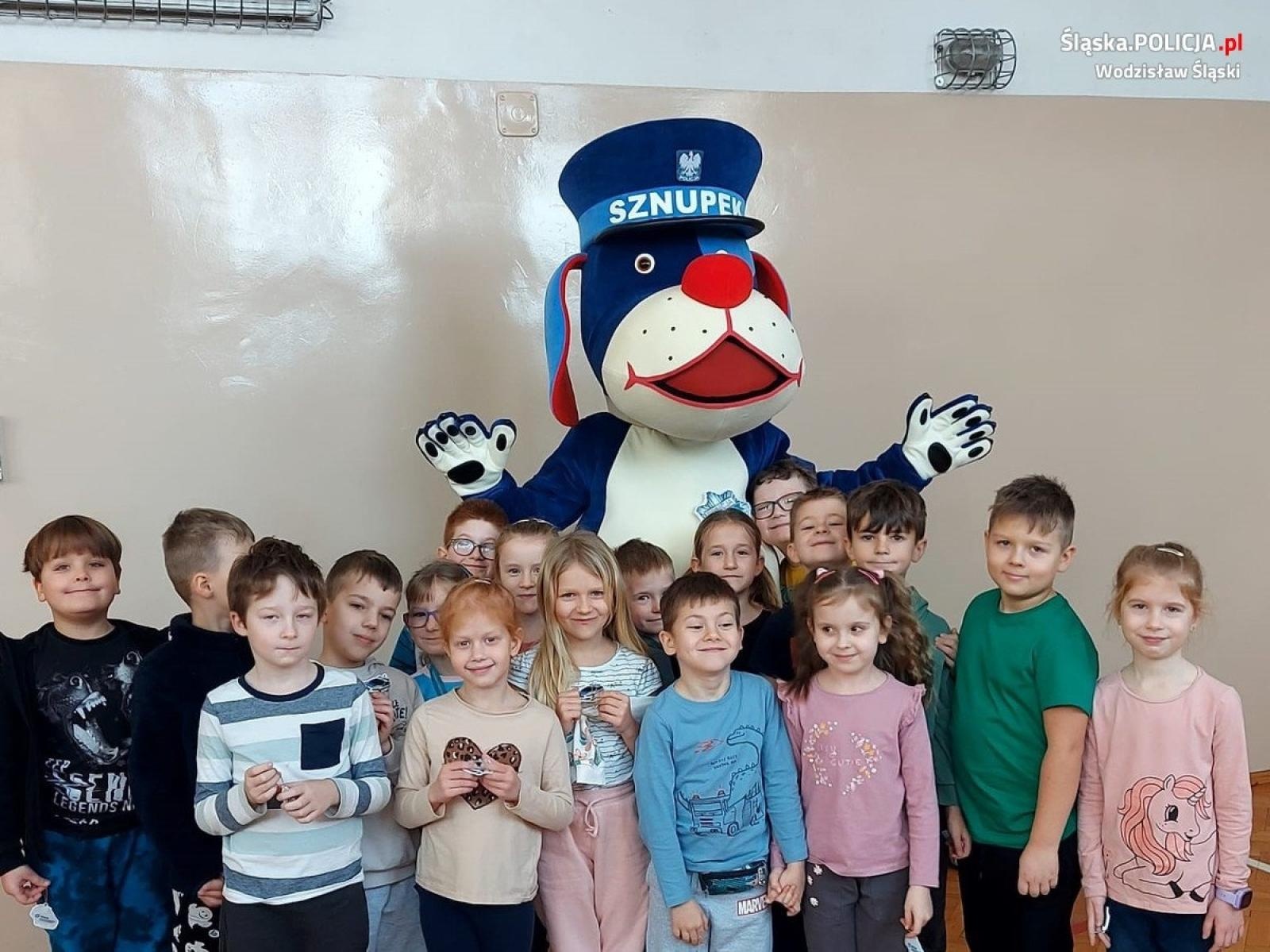 Zdjęcie w galerii na portalu naszwodzislaw.com: O bezpieczeństwie w Gogołowej z wyjątkowym gościem wiadomości z regionu