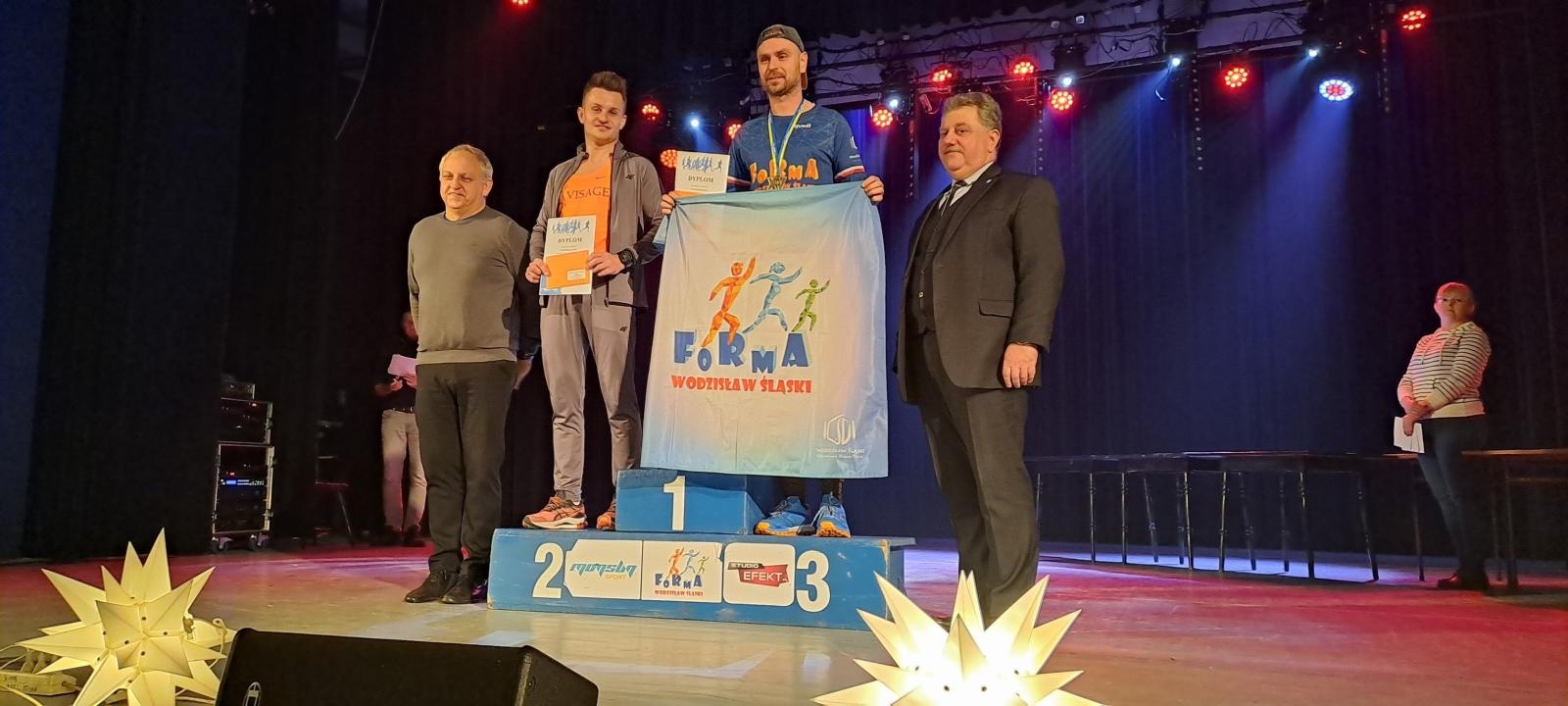 Zdjęcie w galerii na portalu naszwodzislaw.com: XV jubileuszowy bieg o puchar burmistrza Pszowa za nami wiadomości z regionu