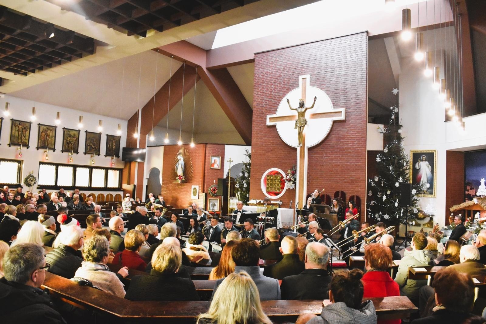 Zdjęcie w galerii na portalu naszwodzislaw.com: Gminna Orkiestra Dęta koncertowała w Gołkowicach wiadomości z regionu