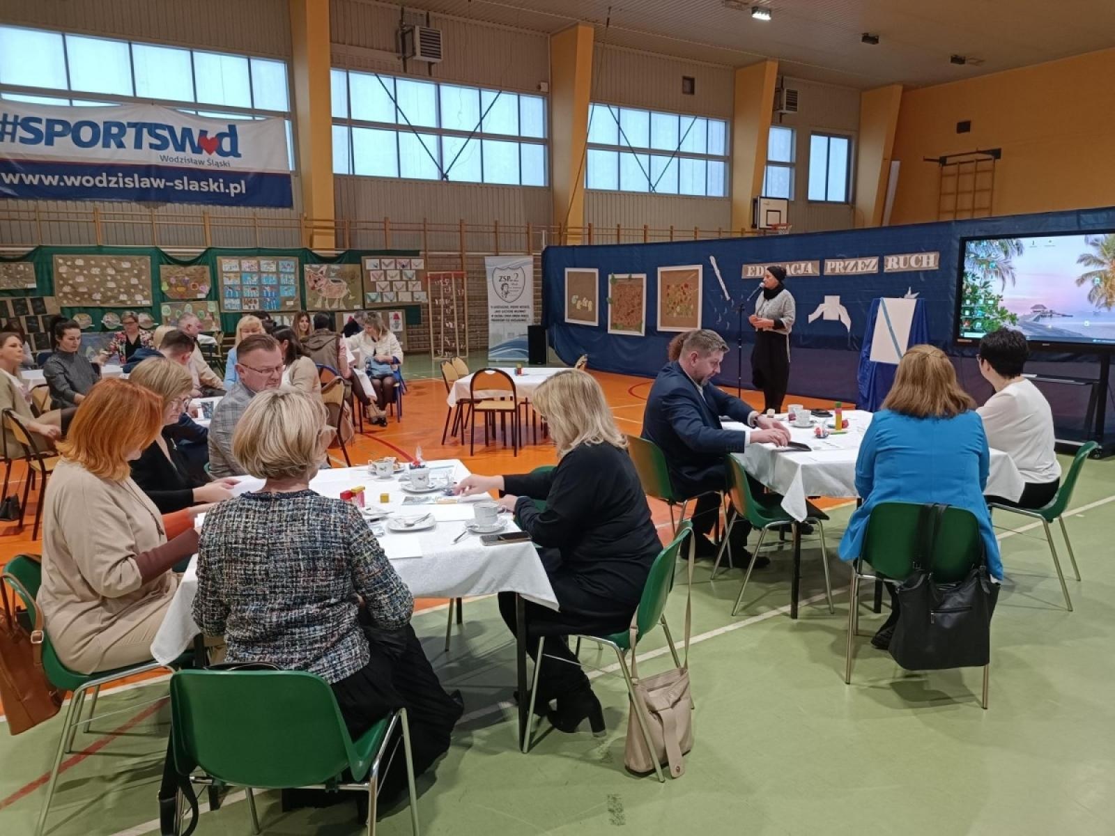 Zdjęcie w galerii na portalu naszwodzislaw.com: ZSP nr 2 otrzymał certyfikat jakości systemu EPR wiadomości z regionu