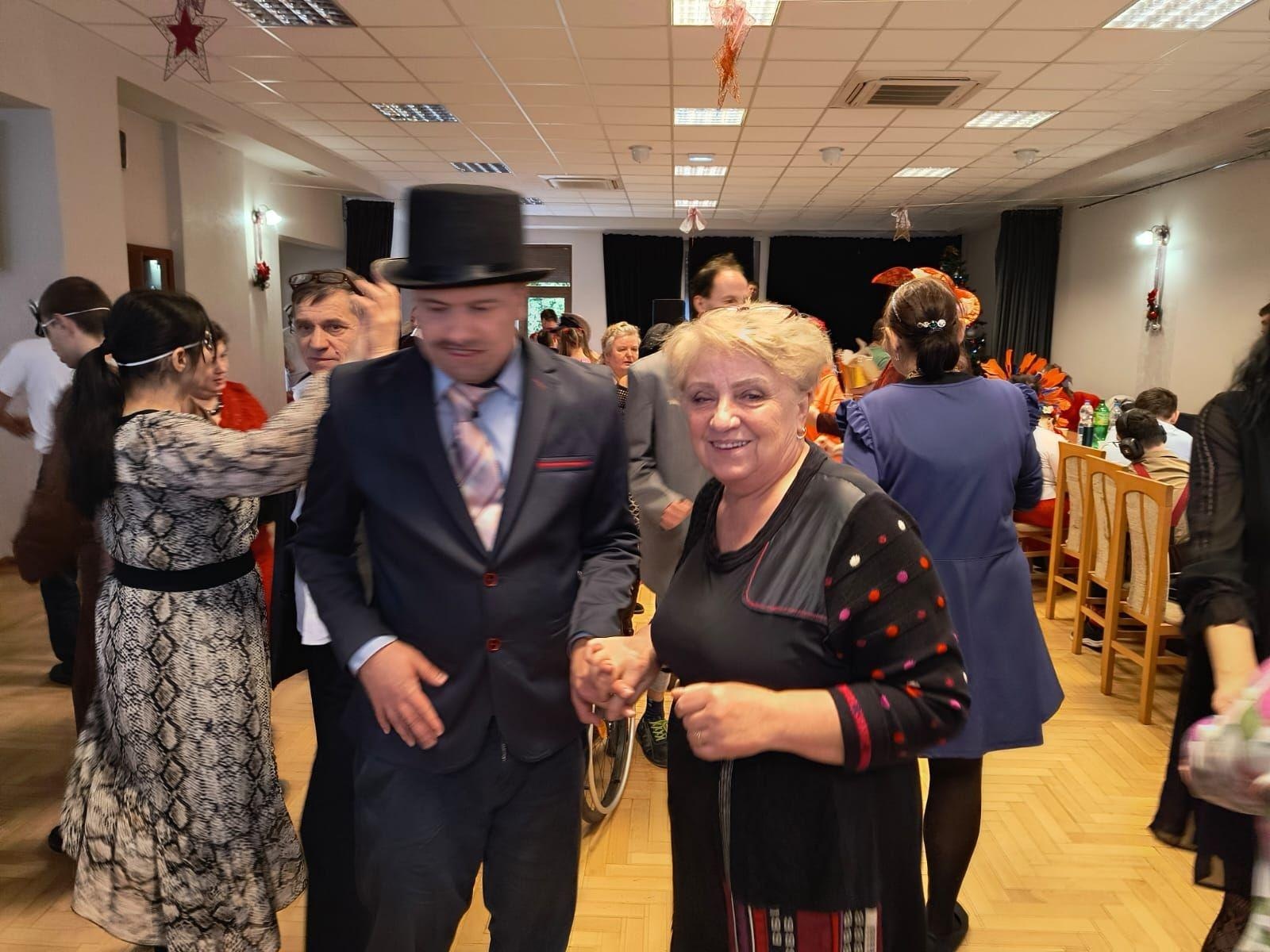 Zdjęcie w galerii na portalu naszwodzislaw.com: Bal maskowy osób z niepełnosprawnościami za nami [FOTO] wiadomości z regionu
