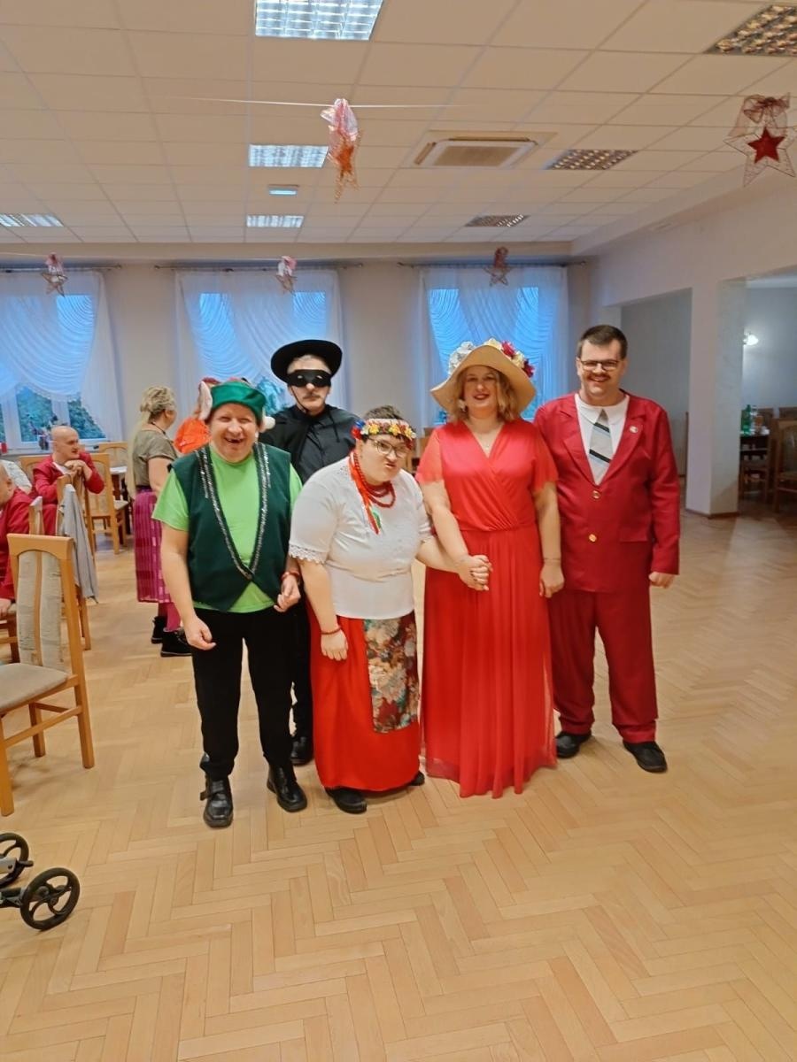 Zdjęcie w galerii na portalu naszwodzislaw.com: Bal maskowy osób z niepełnosprawnościami za nami [FOTO] wiadomości z regionu