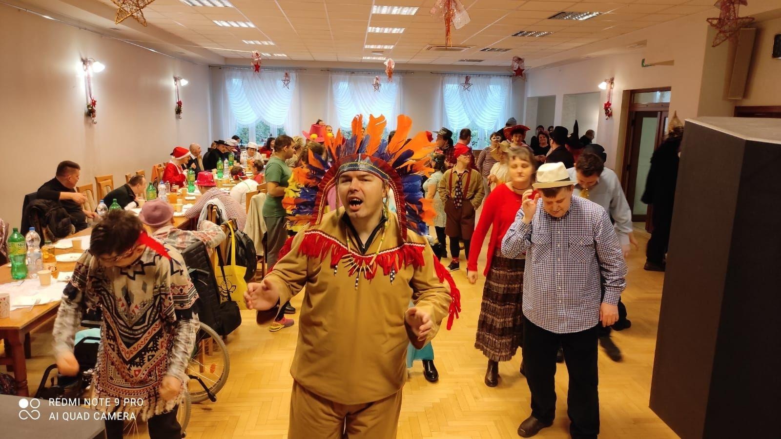 Zdjęcie w galerii na portalu naszwodzislaw.com: Bal maskowy osób z niepełnosprawnościami za nami [FOTO] wiadomości z regionu