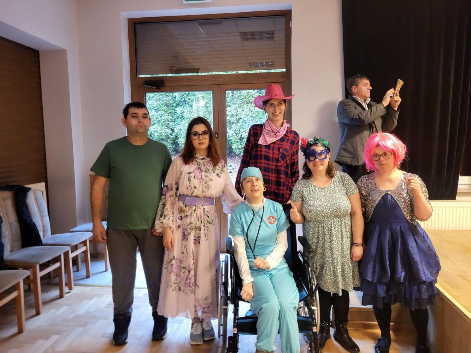 Zdjęcie w galerii na portalu naszwodzislaw.com: Bal maskowy osób z niepełnosprawnościami za nami [FOTO] wiadomości z regionu